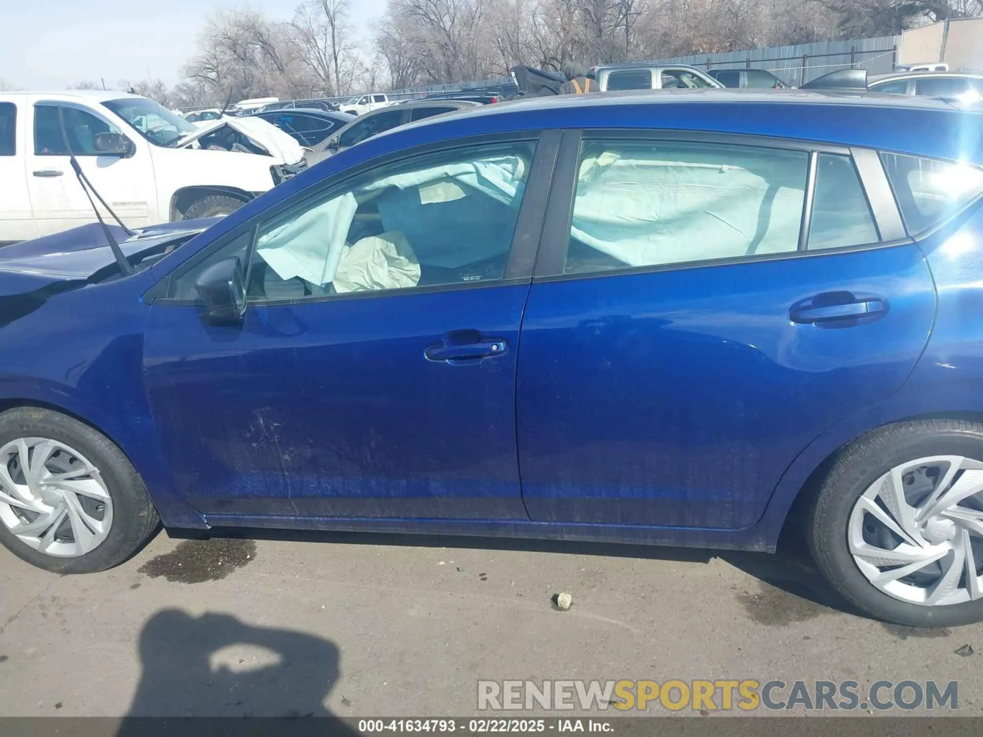 14 fotografías del automóvil dañado JF1GUABC9R8274821 SUBARU IMPREZA 2024
