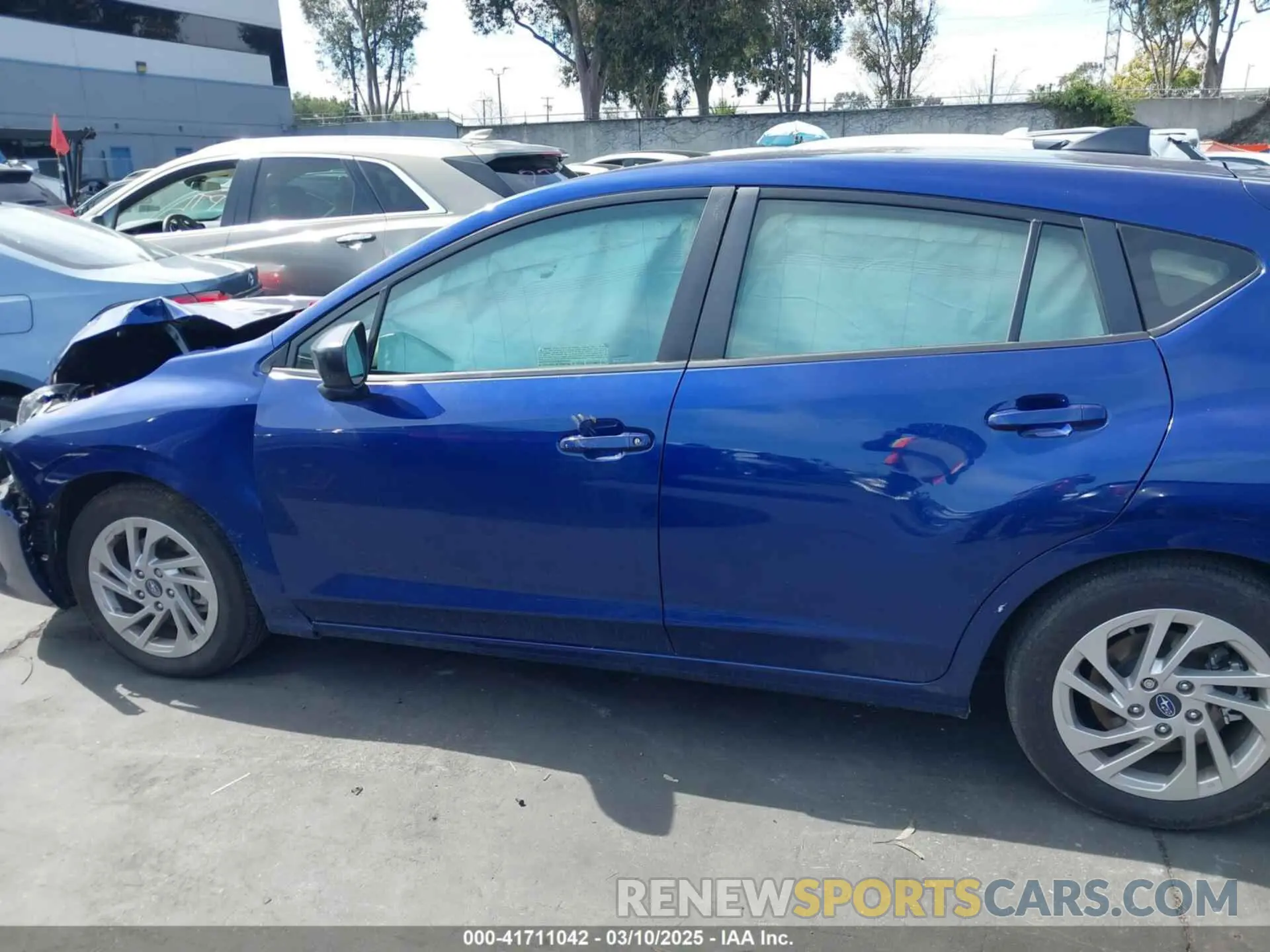 14 fotografías del automóvil dañado JF1GUABC9R8323581 SUBARU IMPREZA 2024
