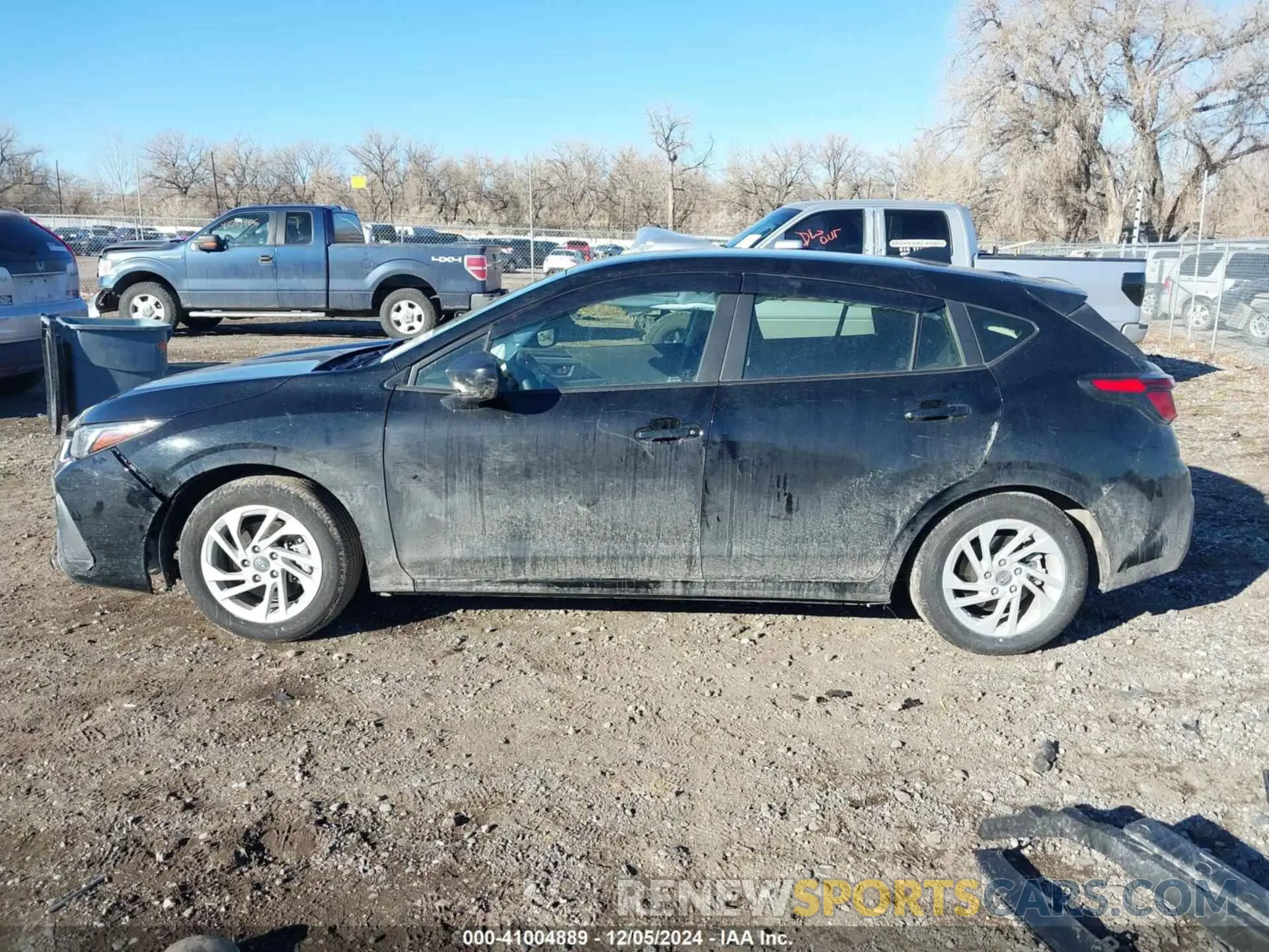 15 fotografías del automóvil dañado JF1GUABC9R8394702 SUBARU IMPREZA 2024