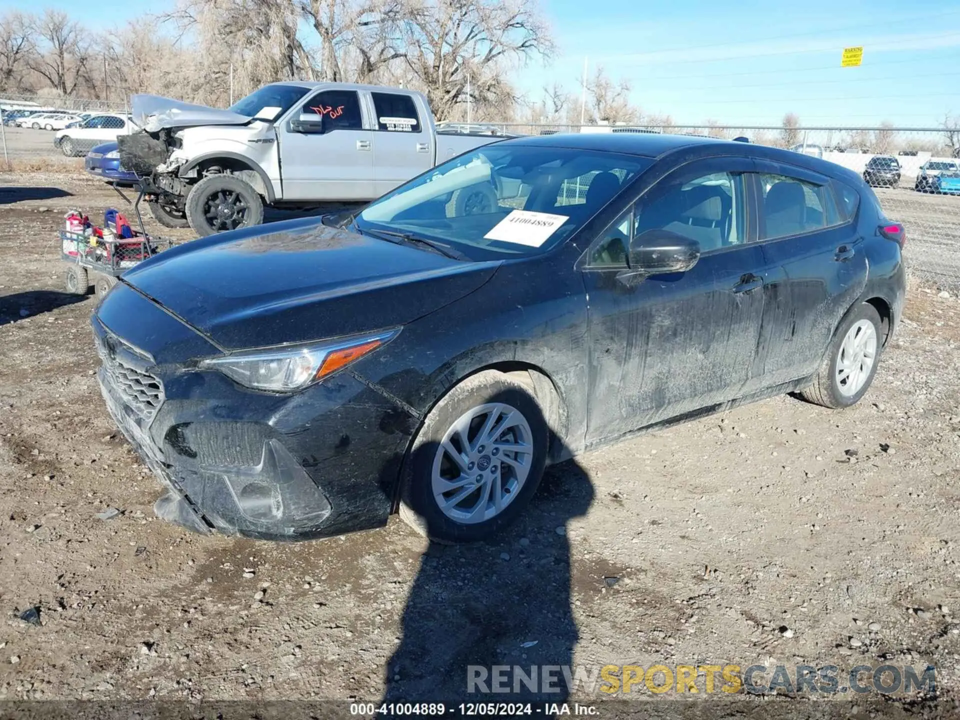 2 fotografías del automóvil dañado JF1GUABC9R8394702 SUBARU IMPREZA 2024
