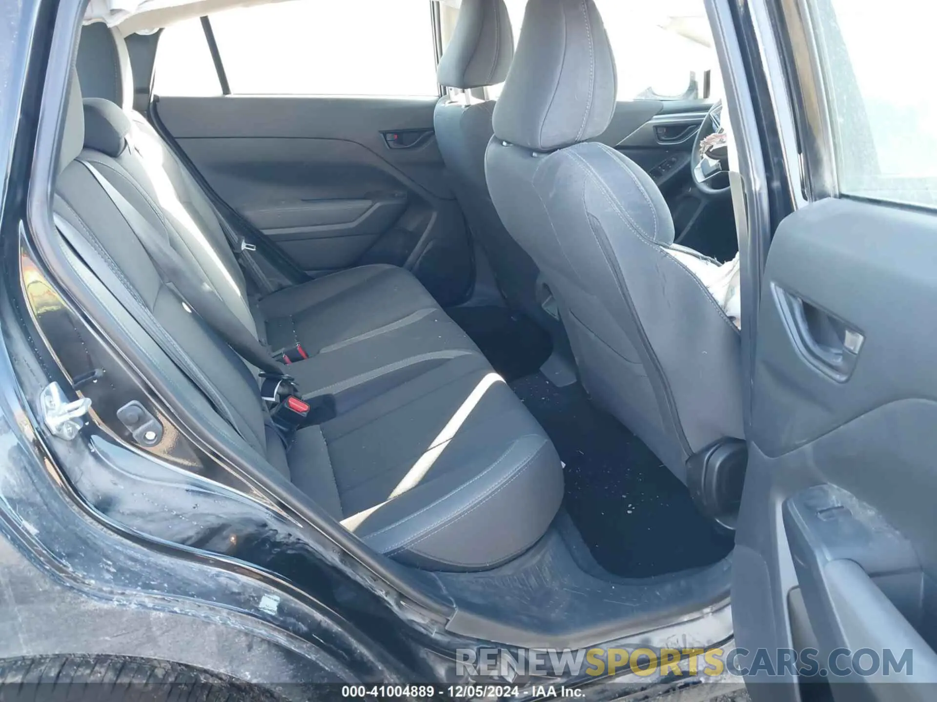 8 fotografías del automóvil dañado JF1GUABC9R8394702 SUBARU IMPREZA 2024
