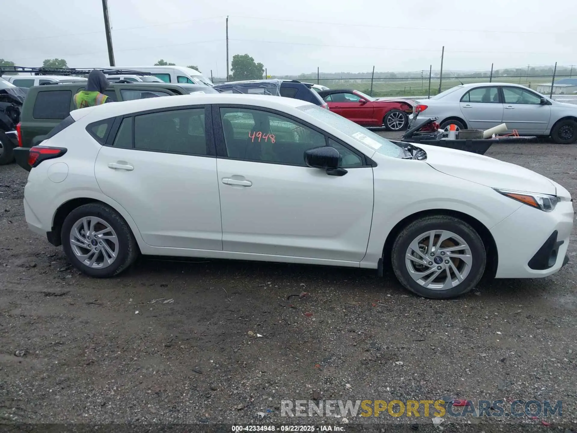 13 fotografías del automóvil dañado JF1GUABCXR8324402 SUBARU IMPREZA 2024