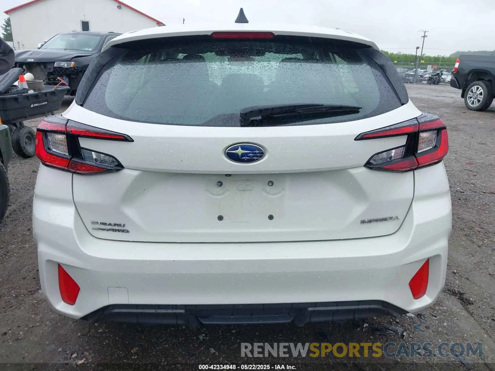 16 fotografías del automóvil dañado JF1GUABCXR8324402 SUBARU IMPREZA 2024