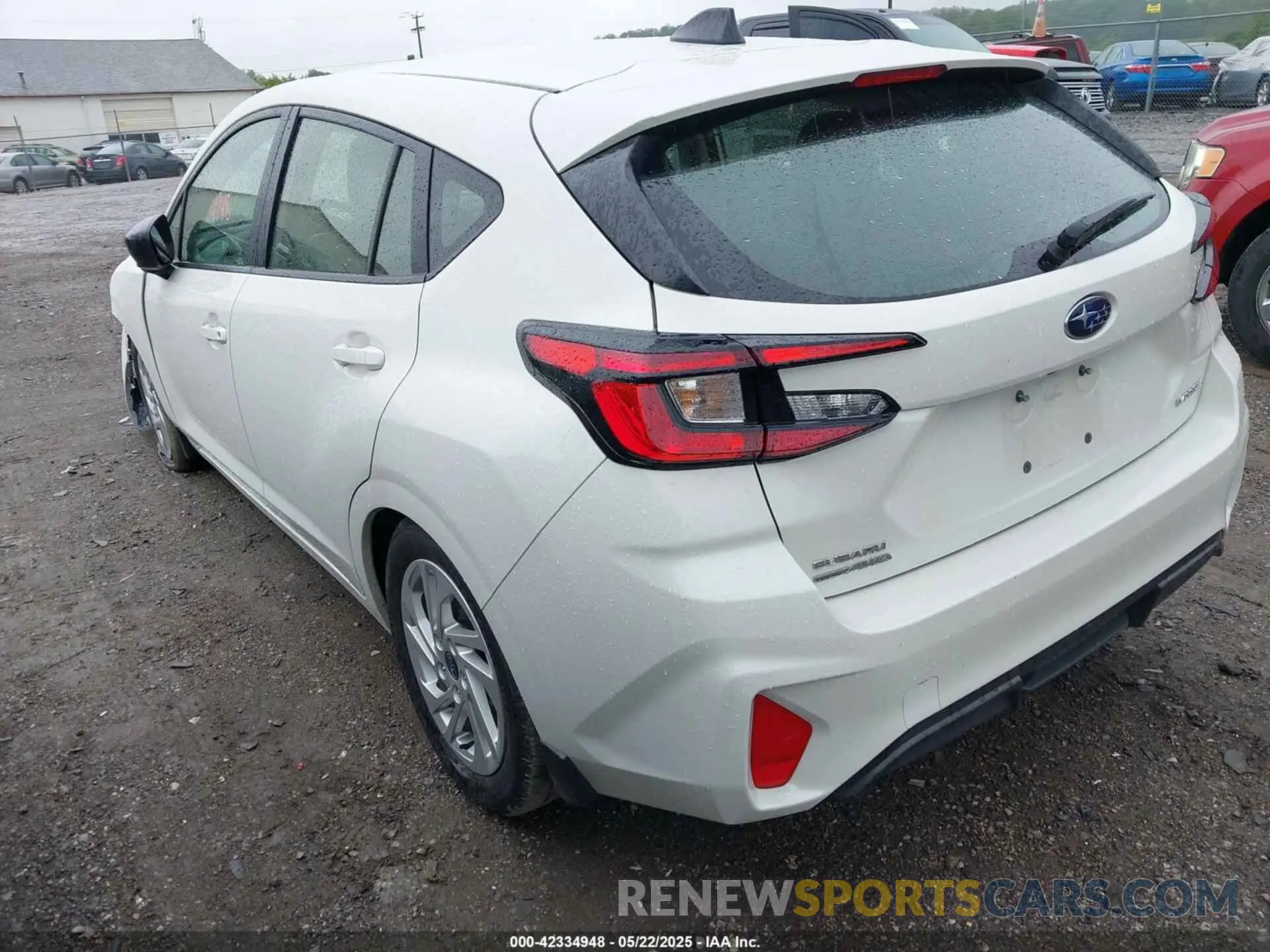 3 fotografías del automóvil dañado JF1GUABCXR8324402 SUBARU IMPREZA 2024