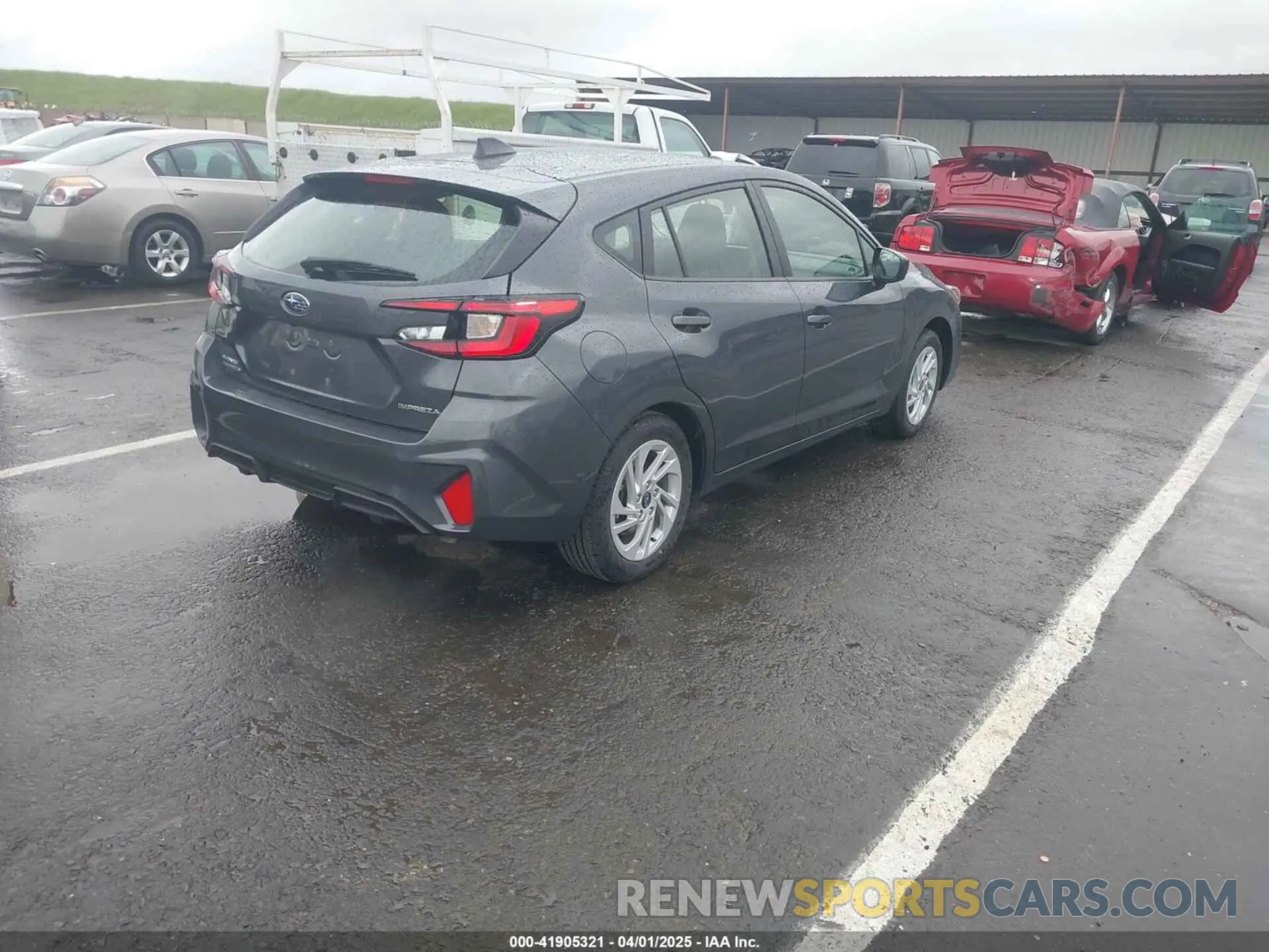4 fotografías del automóvil dañado JF1GUABCXR8905382 SUBARU IMPREZA 2024