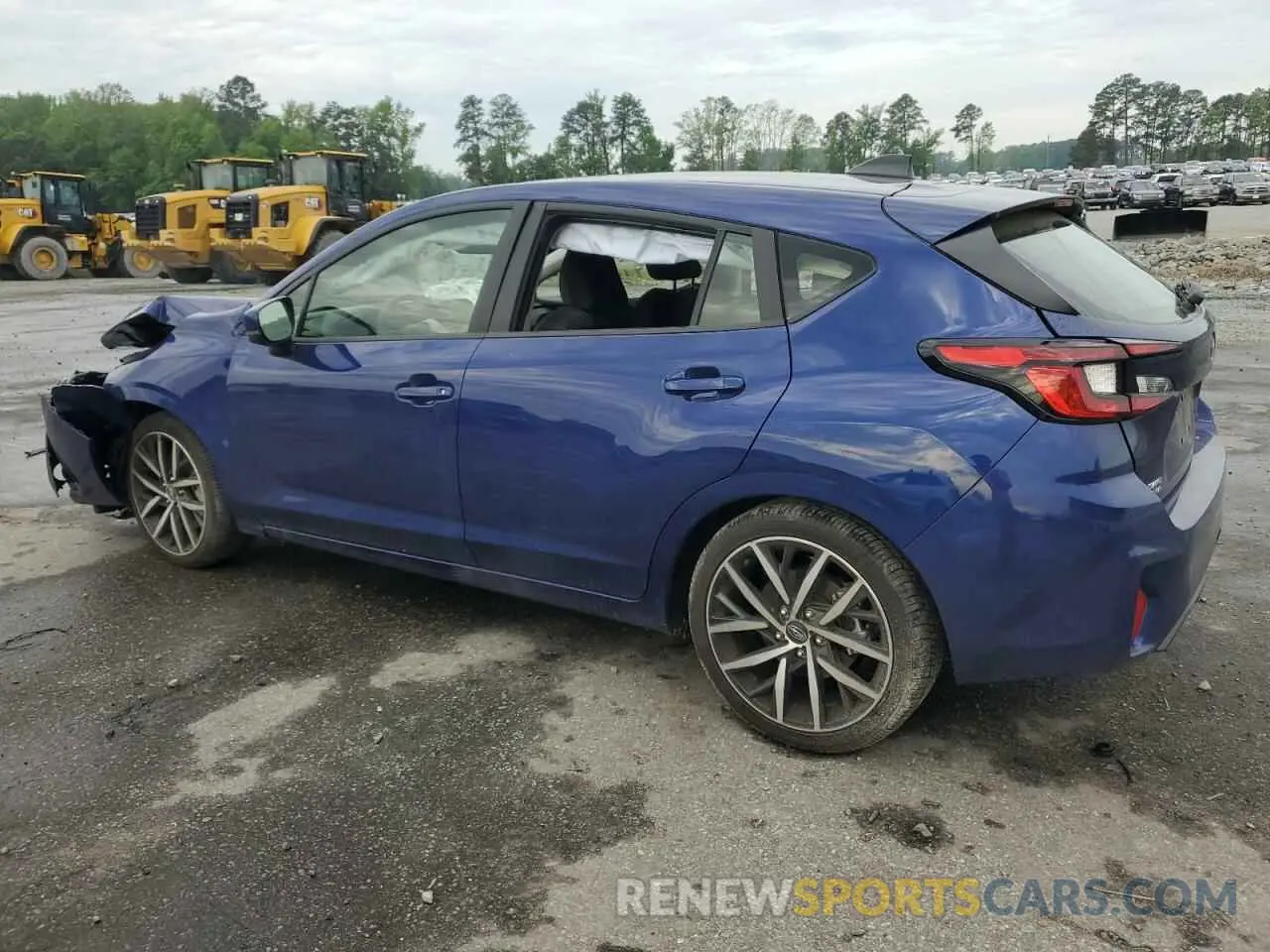 2 fotografías del automóvil dañado JF1GUAFC2R8865678 SUBARU IMPREZA 2024