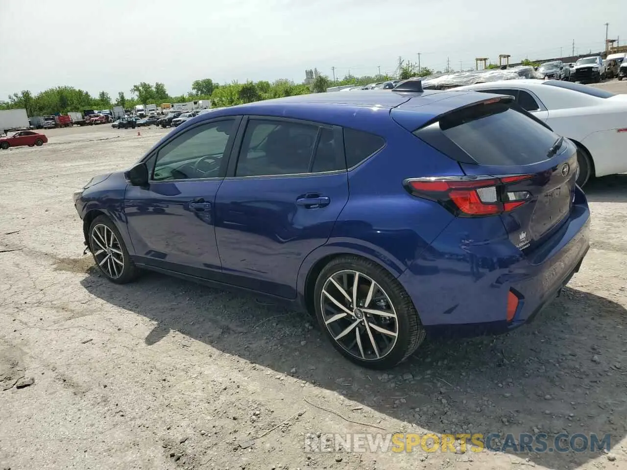 2 fotografías del automóvil dañado JF1GUAFC3R8889116 SUBARU IMPREZA 2024