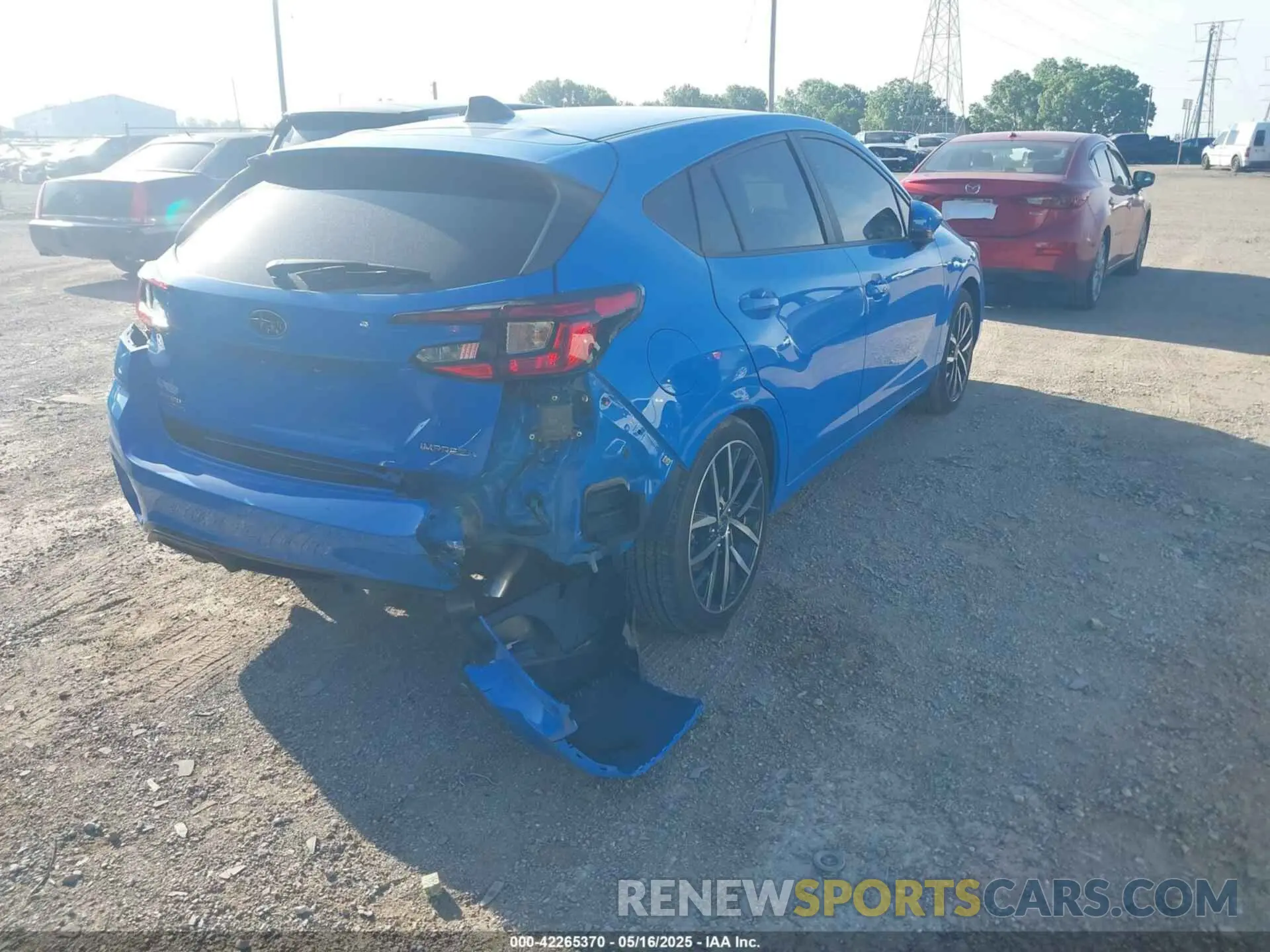 4 fotografías del automóvil dañado JF1GUAFC4R8335003 SUBARU IMPREZA 2024
