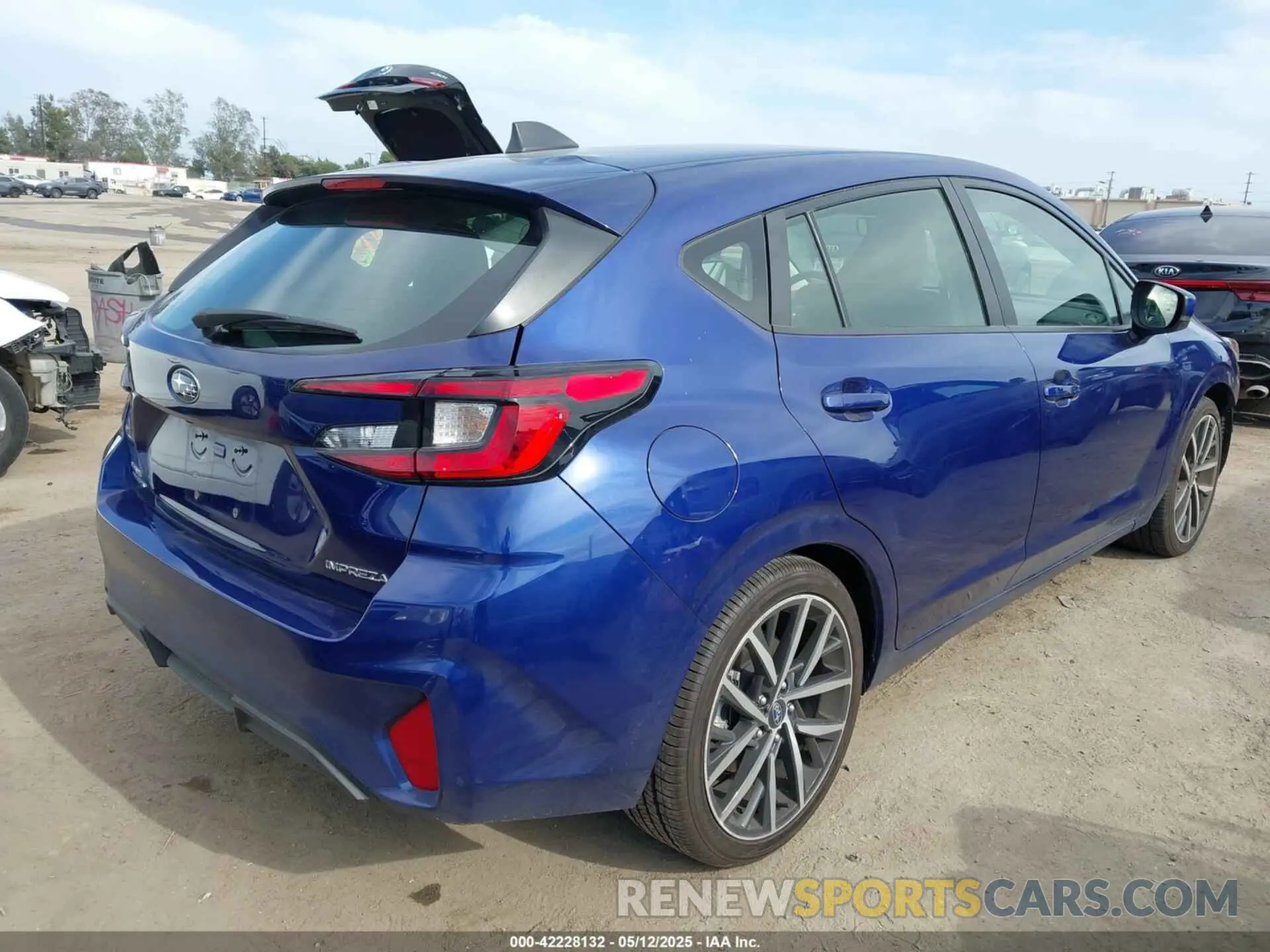 4 fotografías del automóvil dañado JF1GUAFC4R8375985 SUBARU IMPREZA 2024