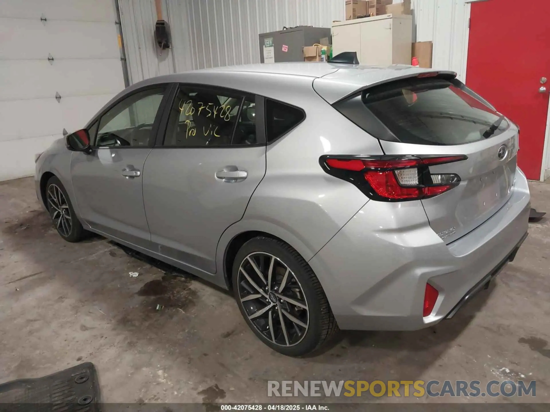 3 fotografías del automóvil dañado JF1GUAFC6R8224162 SUBARU IMPREZA 2024