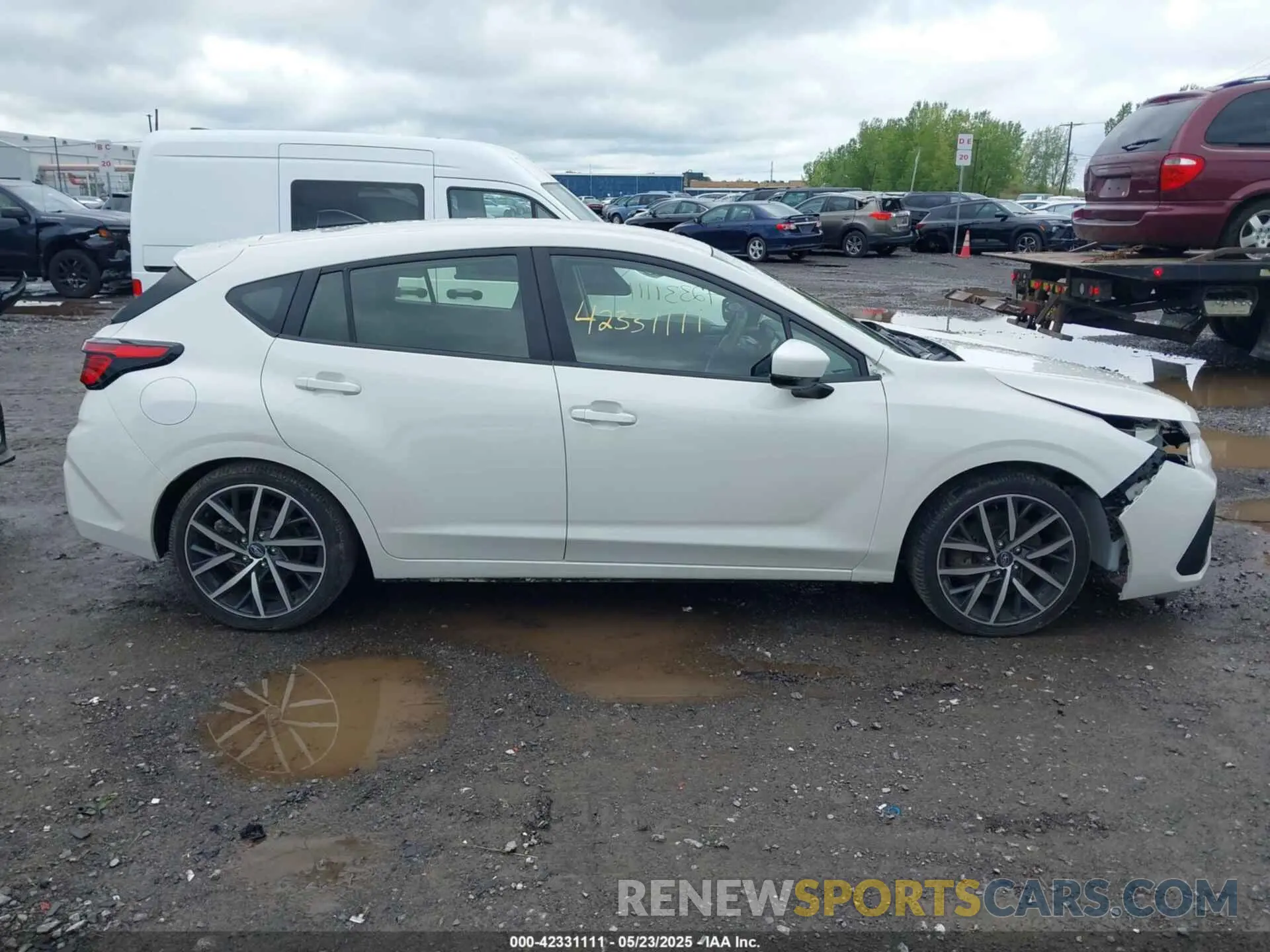 13 fotografías del automóvil dañado JF1GUAFC6R8228695 SUBARU IMPREZA 2024