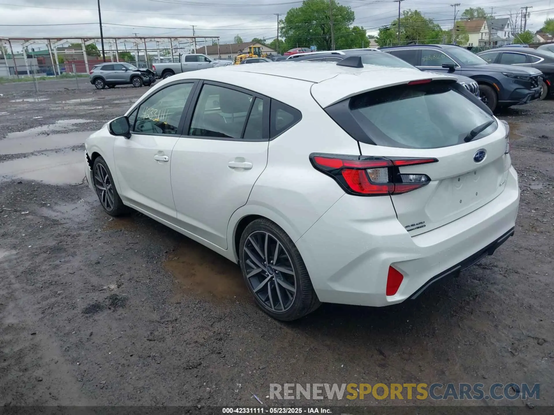 3 fotografías del automóvil dañado JF1GUAFC6R8228695 SUBARU IMPREZA 2024