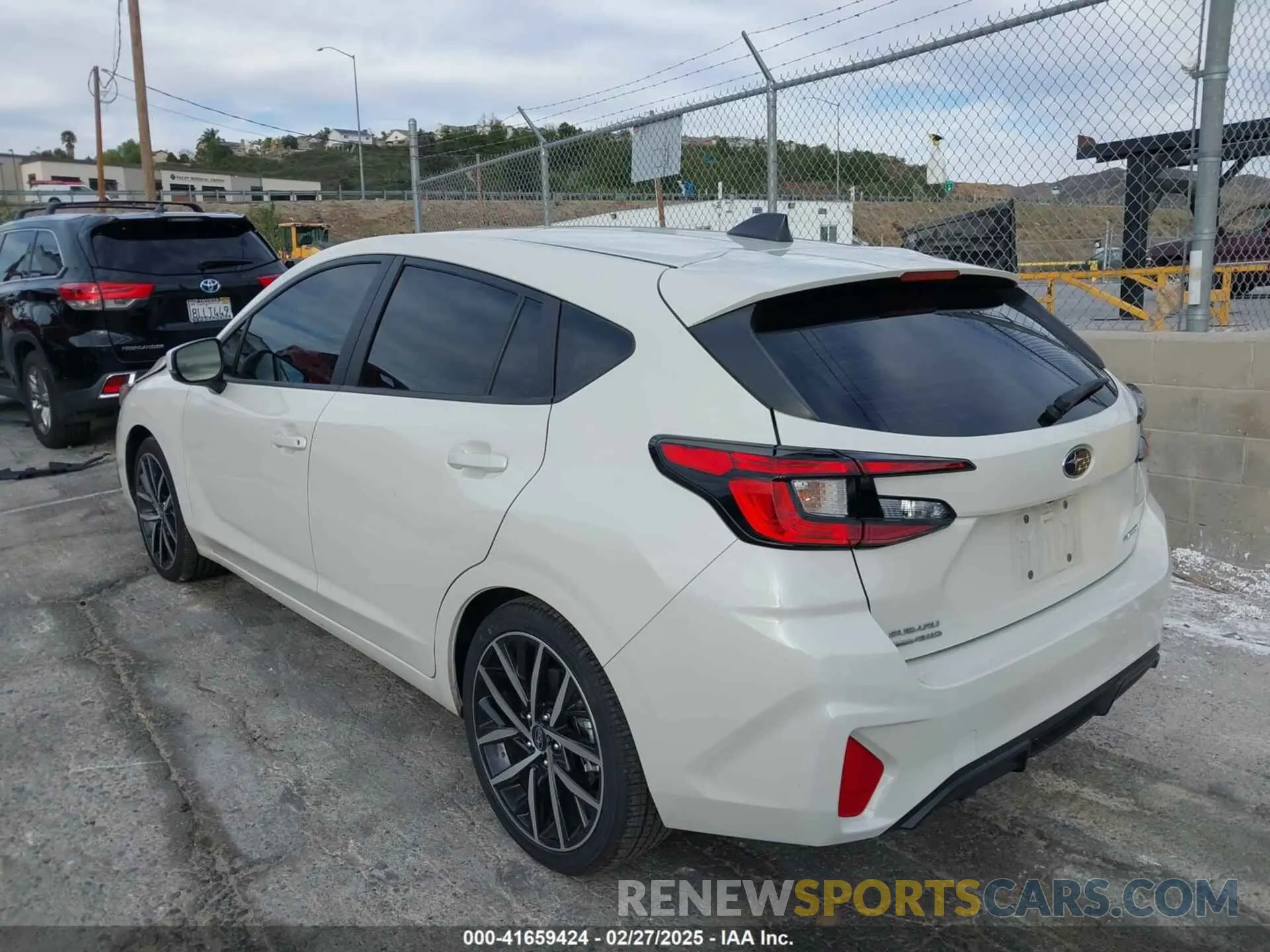 3 fotografías del automóvil dañado JF1GUAFC6R8383859 SUBARU IMPREZA 2024
