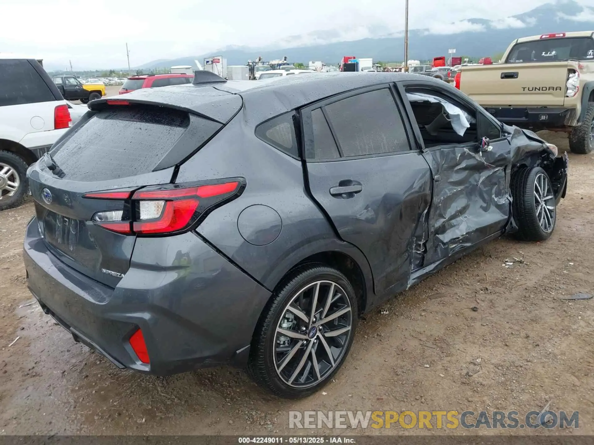 4 fotografías del automóvil dañado JF1GUAFC6R8890079 SUBARU IMPREZA 2024