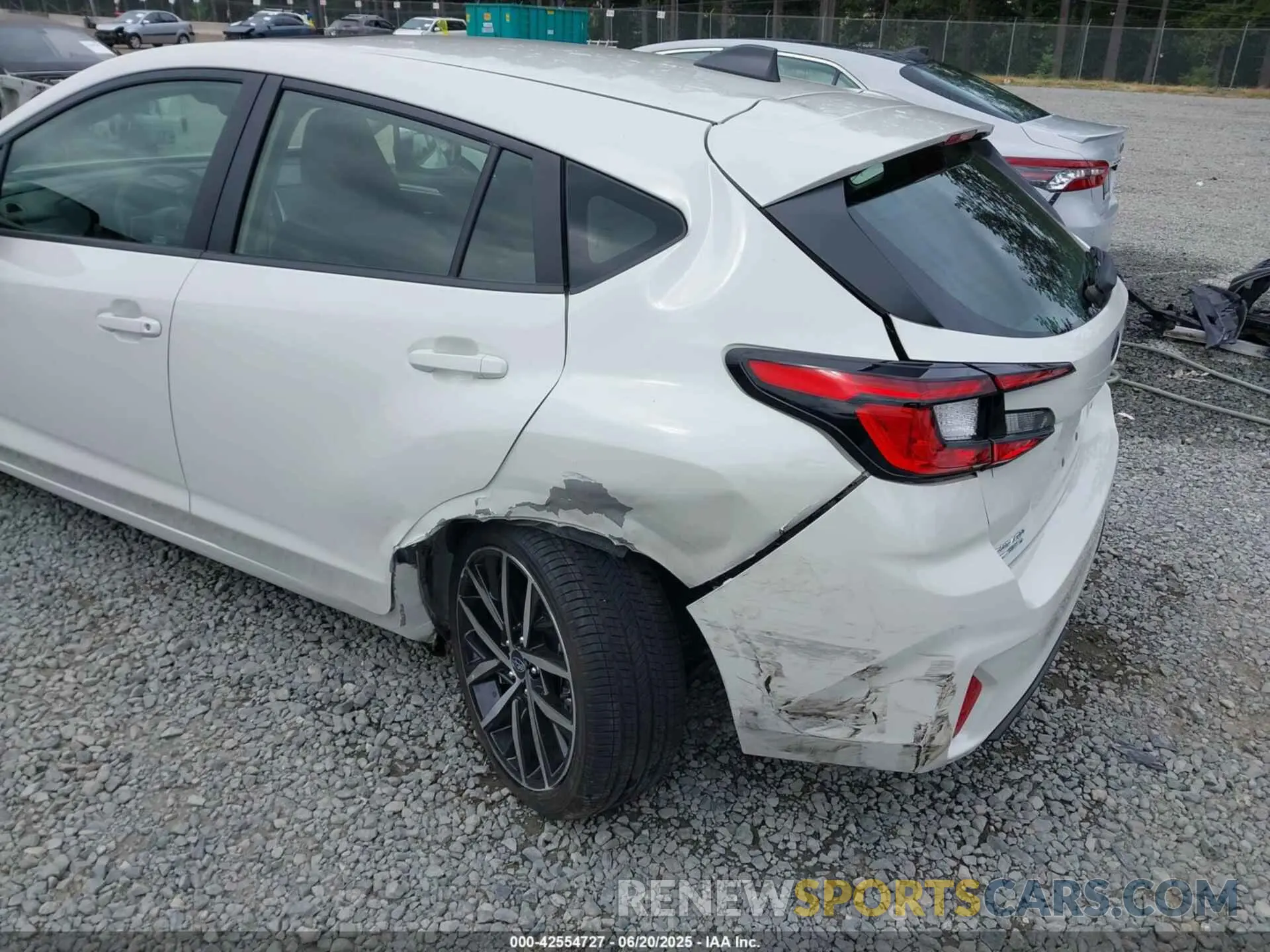 6 fotografías del automóvil dañado JF1GUAFCXR8889789 SUBARU IMPREZA 2024