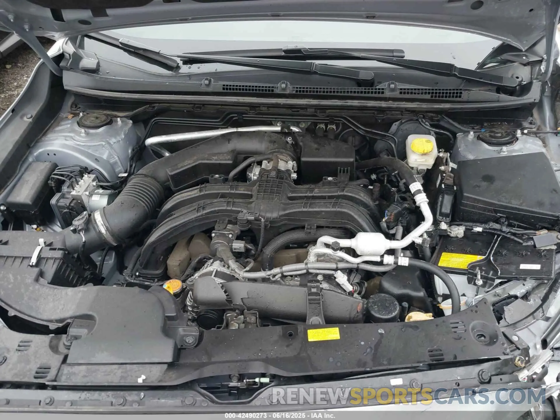 10 fotografías del automóvil dañado JF1GUHHC3R8327819 SUBARU IMPREZA 2024