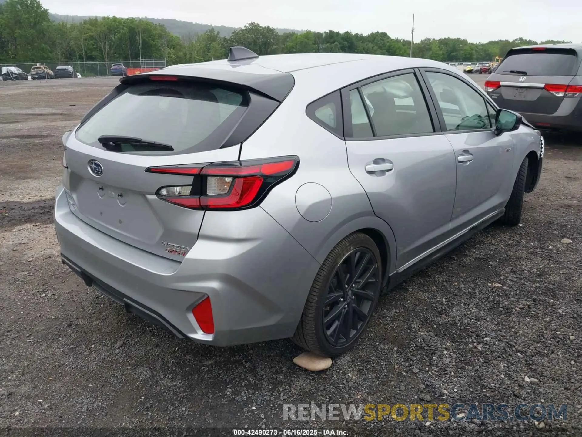 4 fotografías del automóvil dañado JF1GUHHC3R8327819 SUBARU IMPREZA 2024