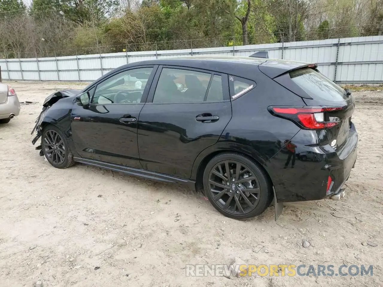 2 fotografías del automóvil dañado JF1GUHJC2R8338983 SUBARU IMPREZA 2024