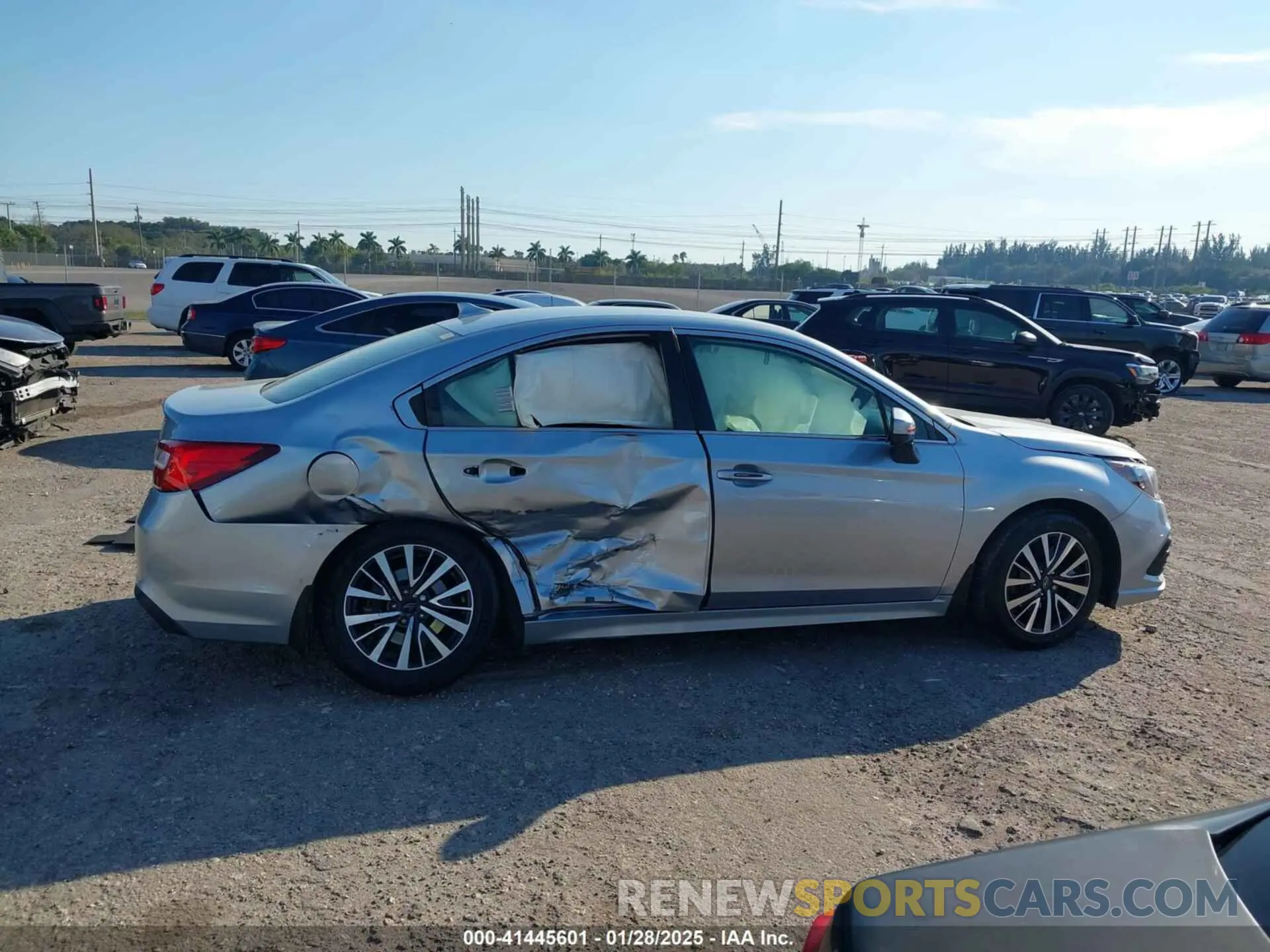 12 fotografías del automóvil dañado 4S3BNAF62K3031974 SUBARU LEGACY 2019