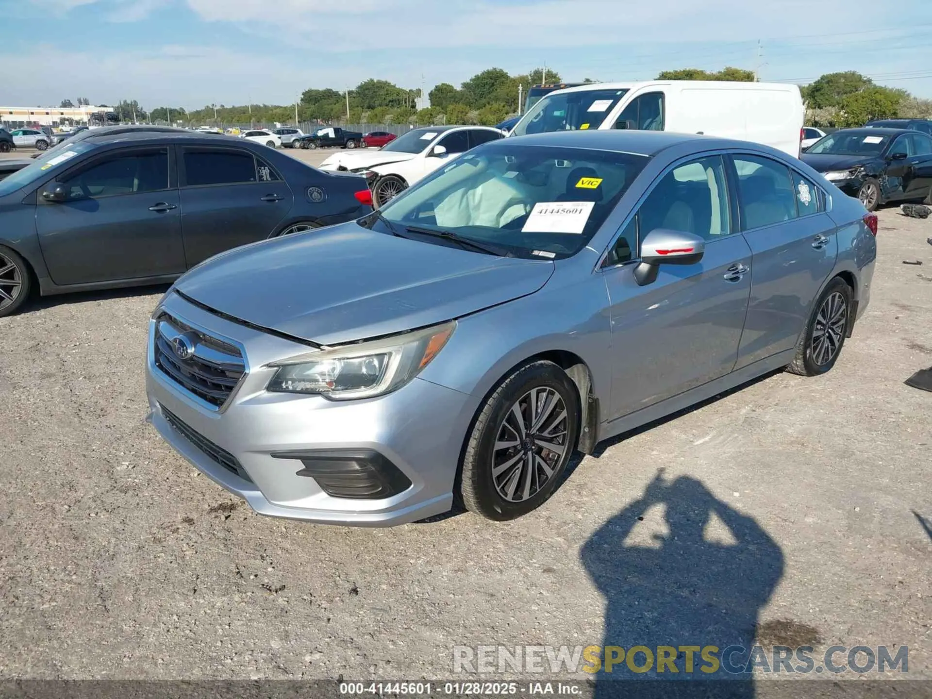 2 fotografías del automóvil dañado 4S3BNAF62K3031974 SUBARU LEGACY 2019