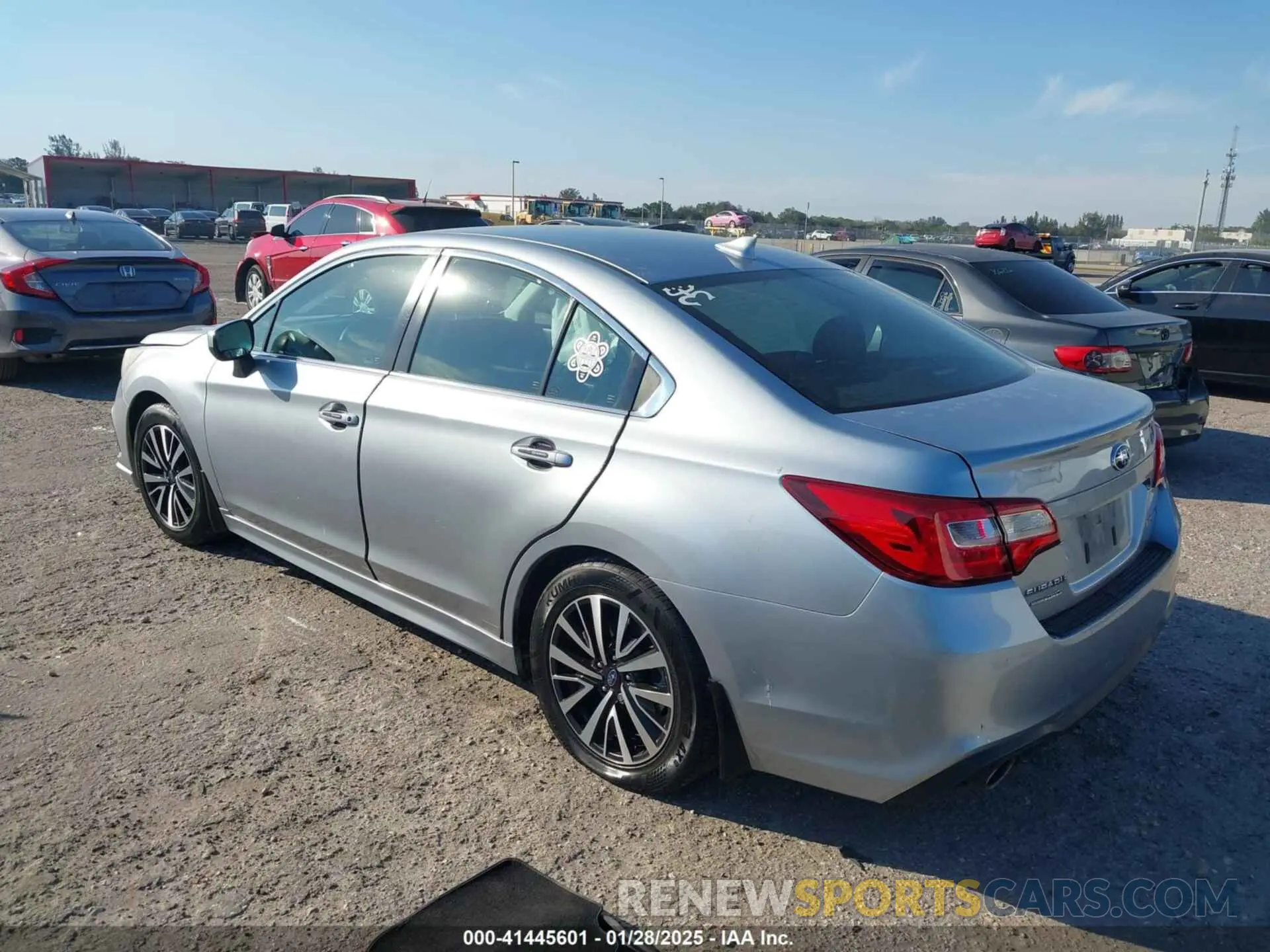3 fotografías del automóvil dañado 4S3BNAF62K3031974 SUBARU LEGACY 2019