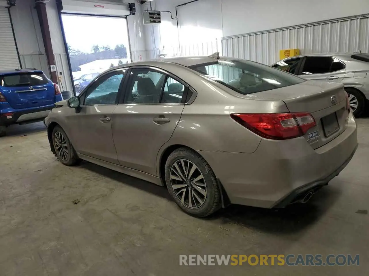 2 fotografías del automóvil dañado 4S3BNAF65K3009953 SUBARU LEGACY 2019