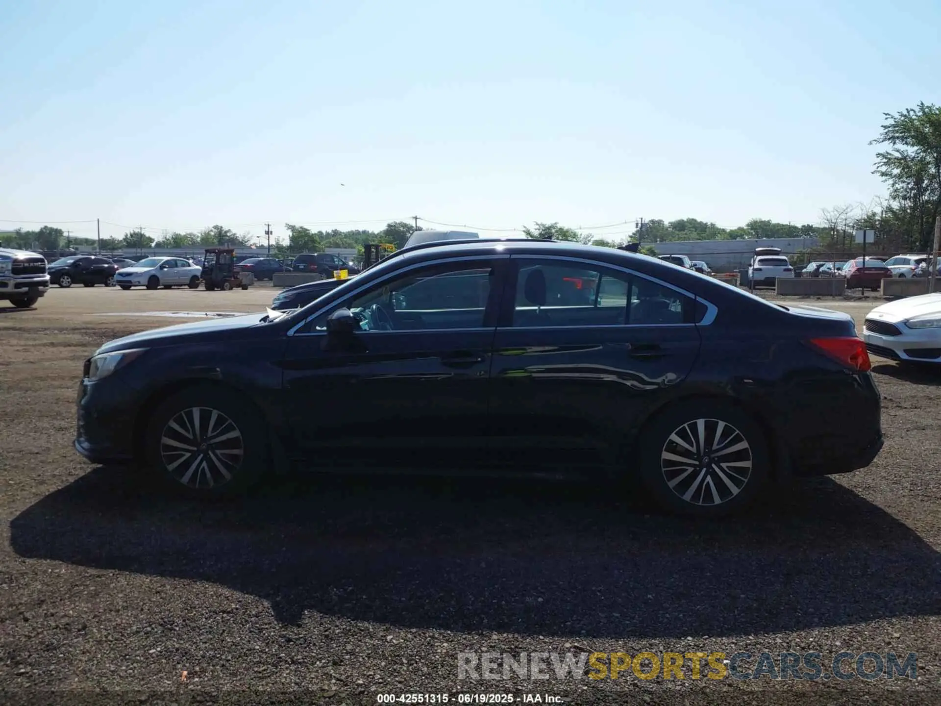 14 fotografías del automóvil dañado 4S3BNAF66K3005684 SUBARU LEGACY 2019