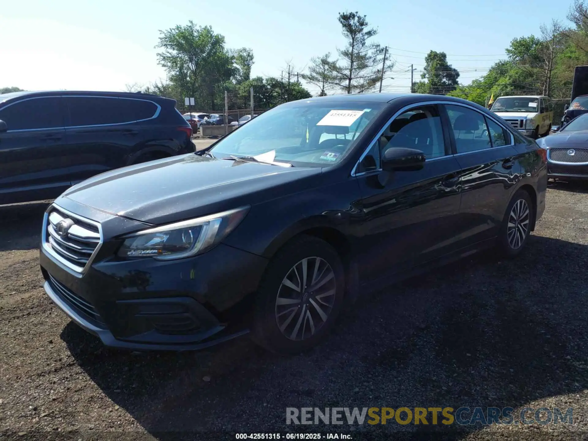 2 fotografías del automóvil dañado 4S3BNAF66K3005684 SUBARU LEGACY 2019