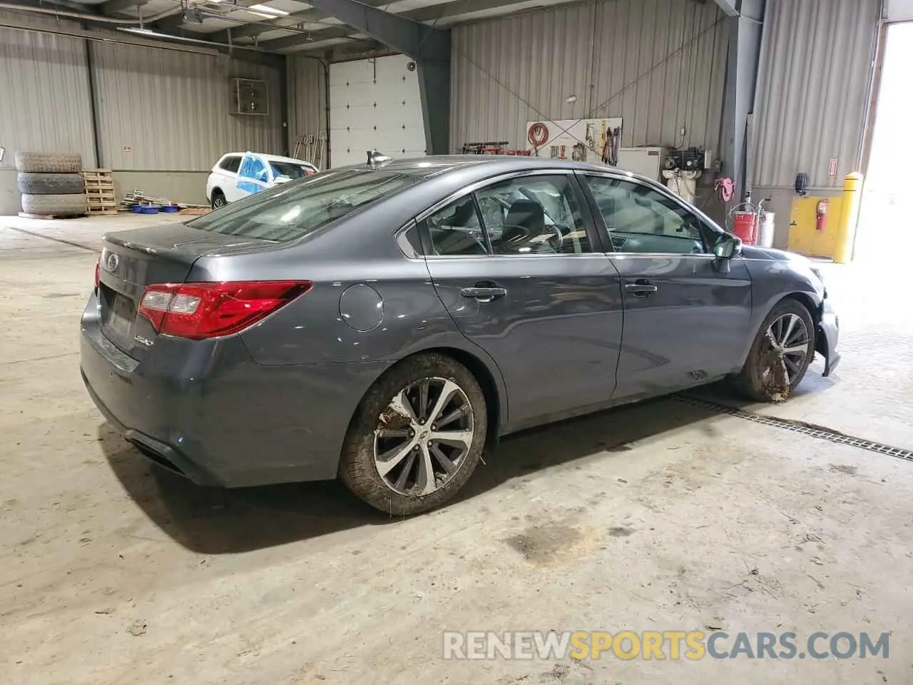 3 fotografías del automóvil dañado 4S3BNAN64K3028141 SUBARU LEGACY 2019