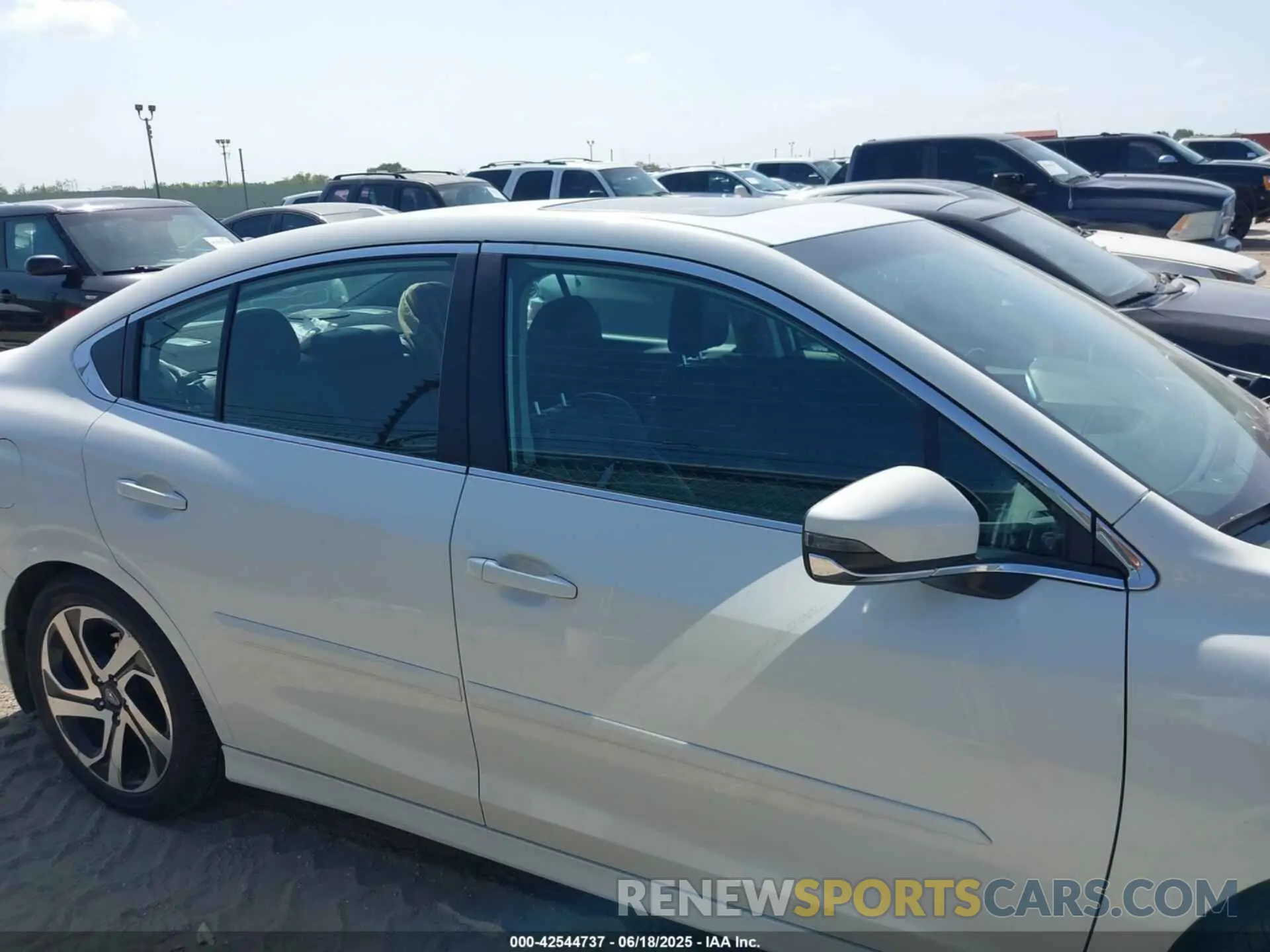 13 fotografías del automóvil dañado 4S3BWAN69L3034368 SUBARU LEGACY 2020
