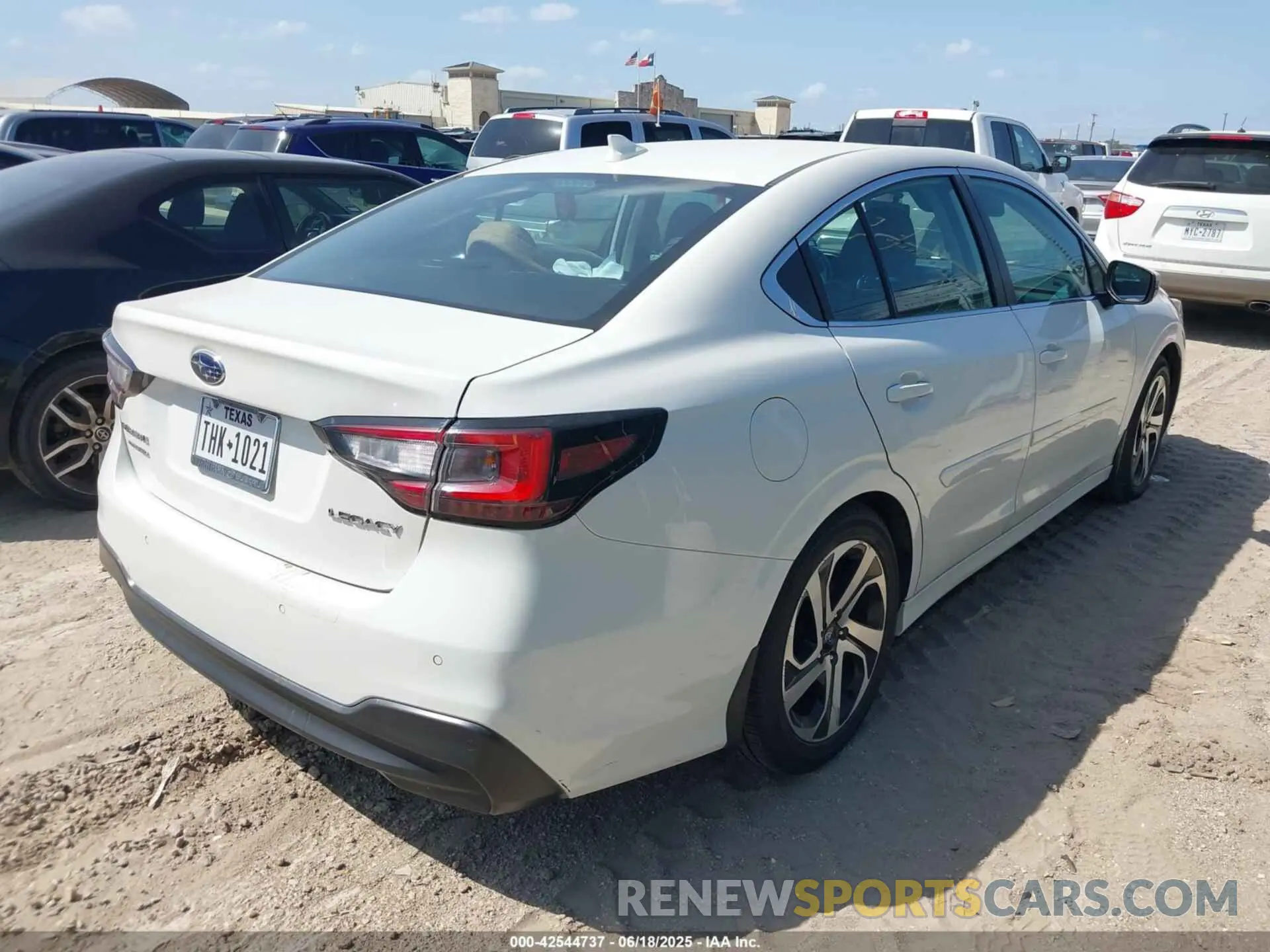 4 fotografías del automóvil dañado 4S3BWAN69L3034368 SUBARU LEGACY 2020