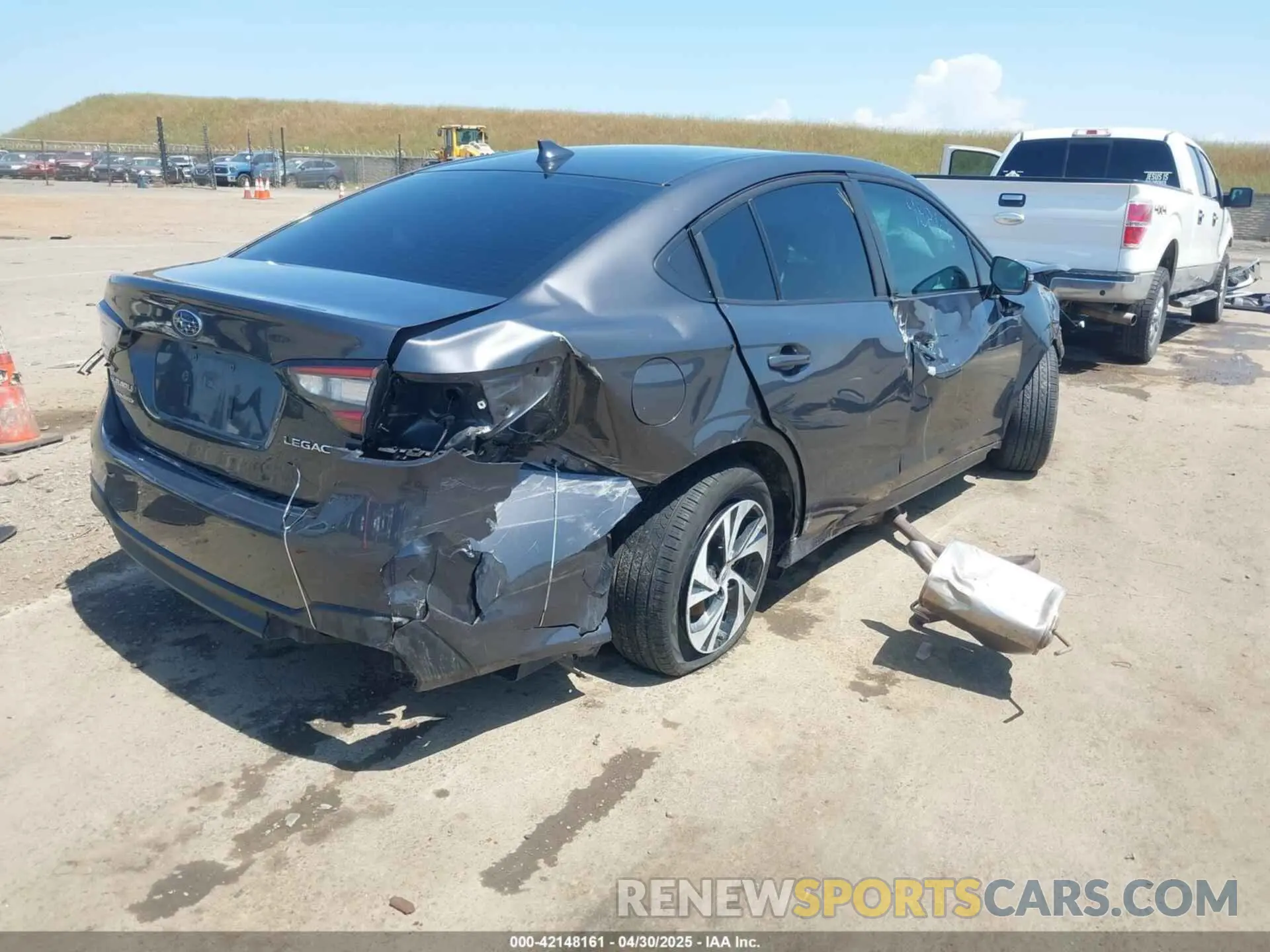 4 fotografías del automóvil dañado 4S3BWAD64R3010201 SUBARU LEGACY 2024
