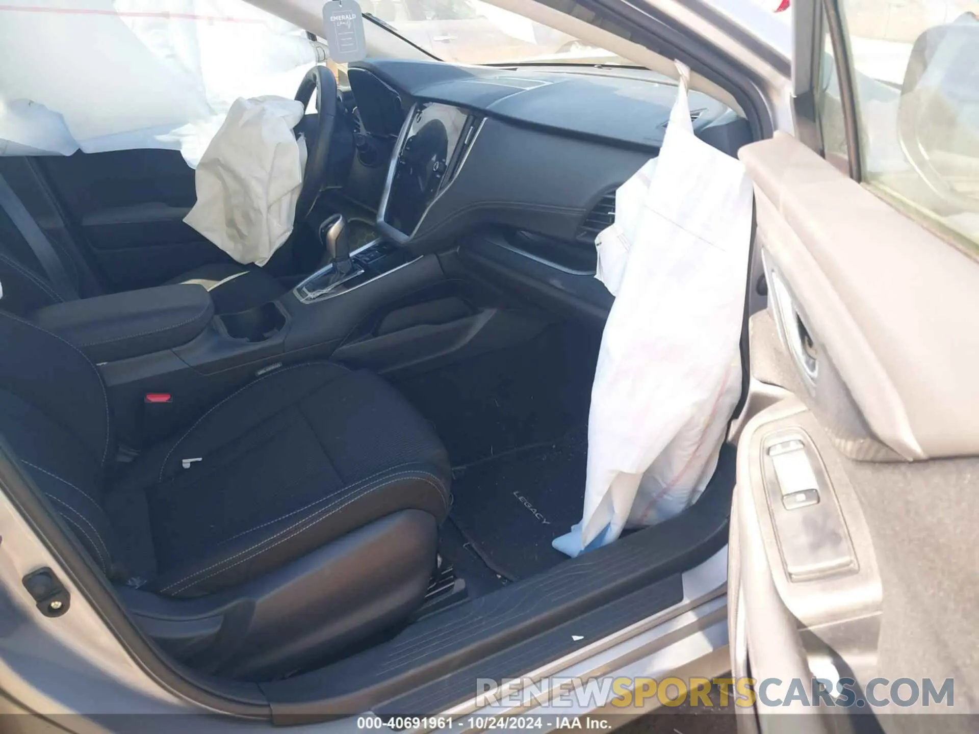 5 fotografías del automóvil dañado 4S3BWAF63R3011594 SUBARU LEGACY 2024