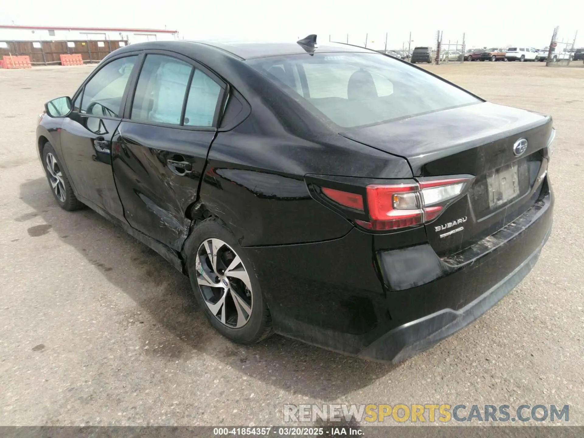 3 fotografías del automóvil dañado 4S3BWAB60S3004002 SUBARU LEGACY 2025