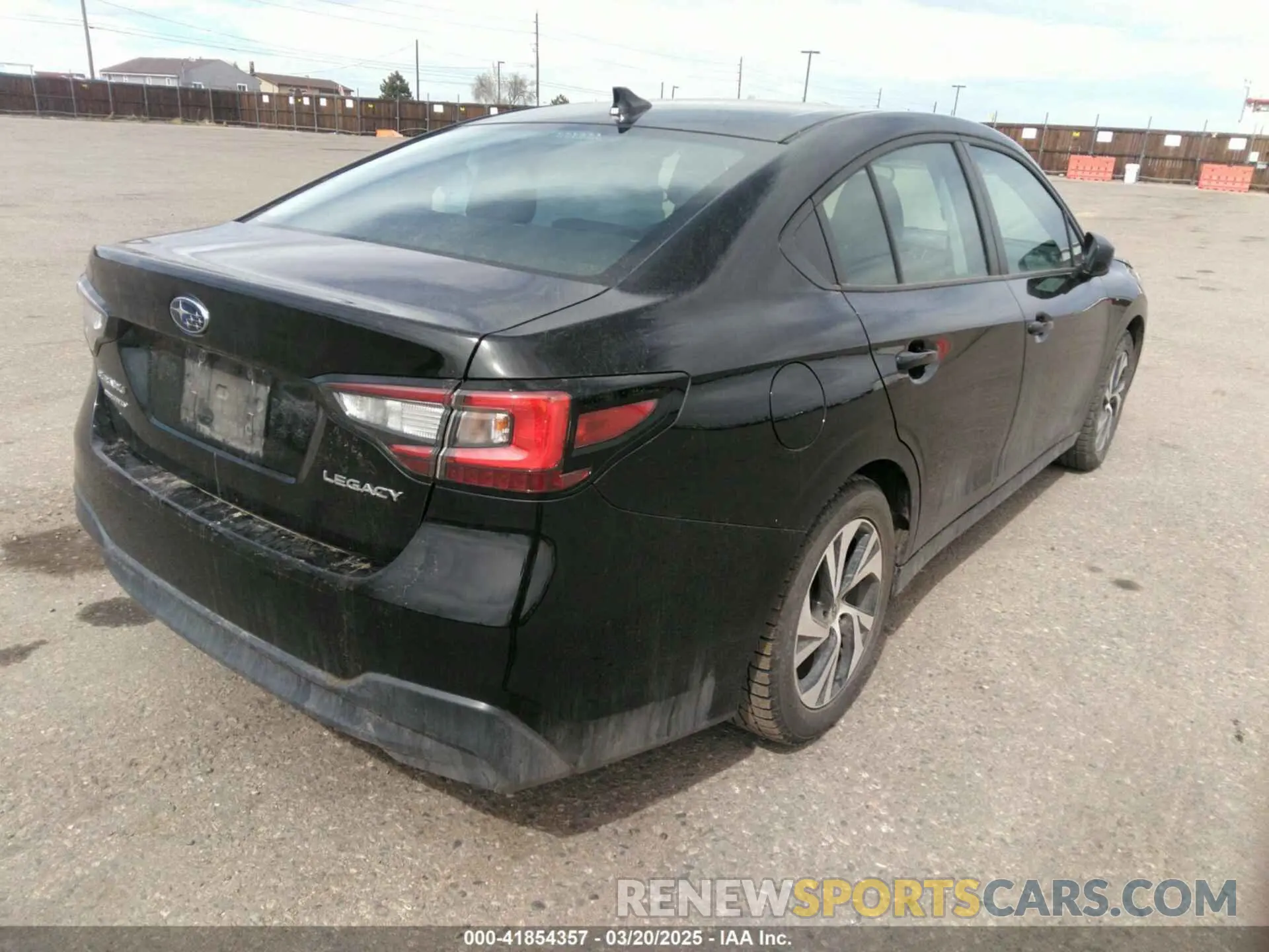 4 fotografías del automóvil dañado 4S3BWAB60S3004002 SUBARU LEGACY 2025