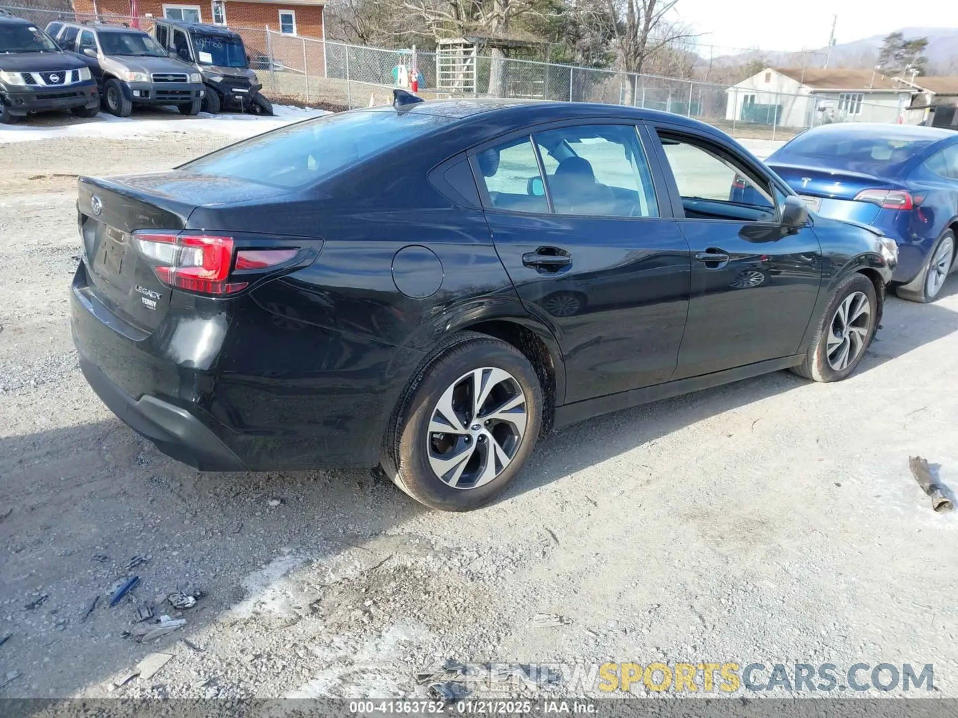 4 fotografías del automóvil dañado 4S3BWAB64S3006853 SUBARU LEGACY 2025