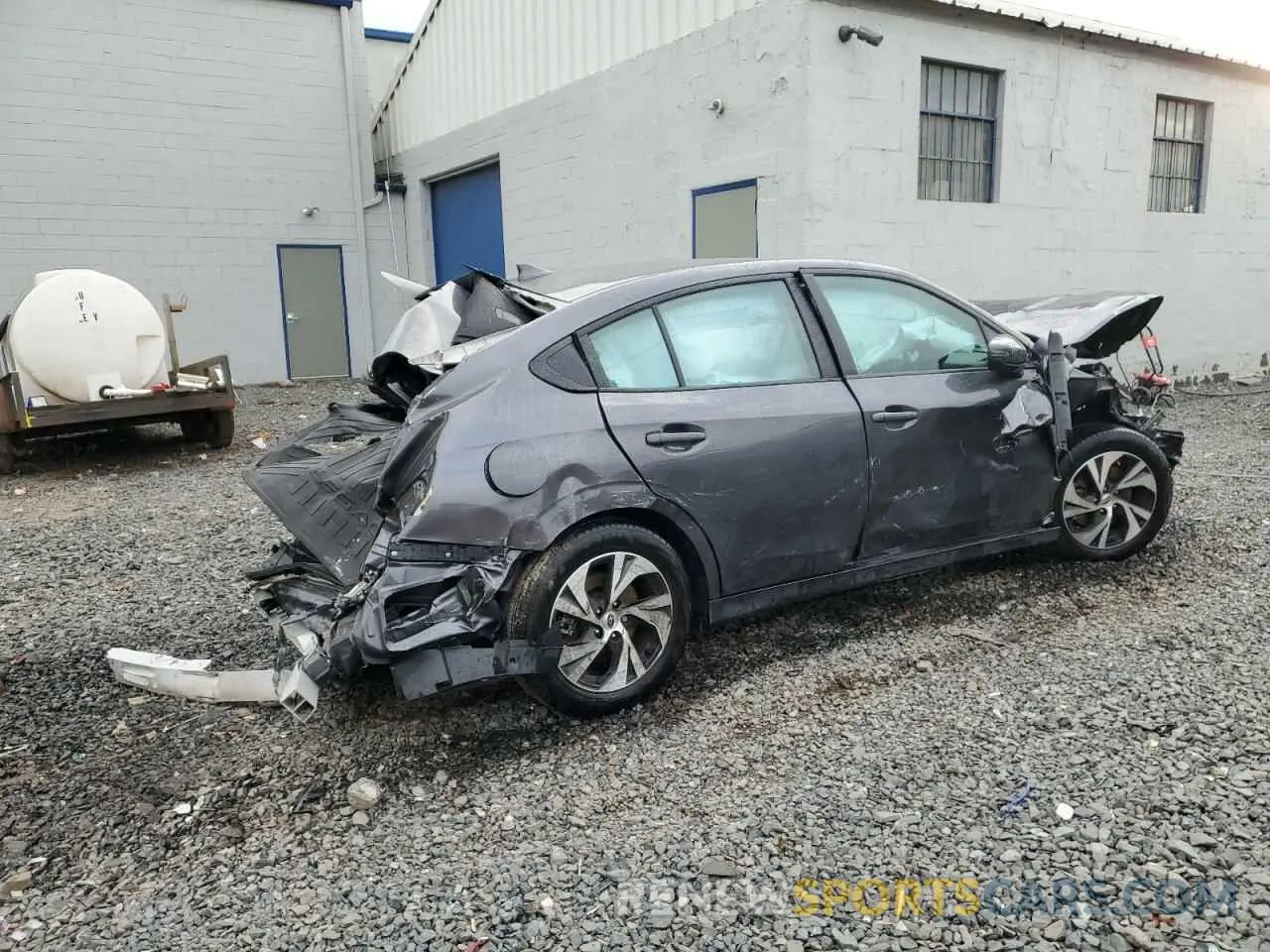 3 fotografías del automóvil dañado 4S3BWAD68S3004181 SUBARU LEGACY 2025