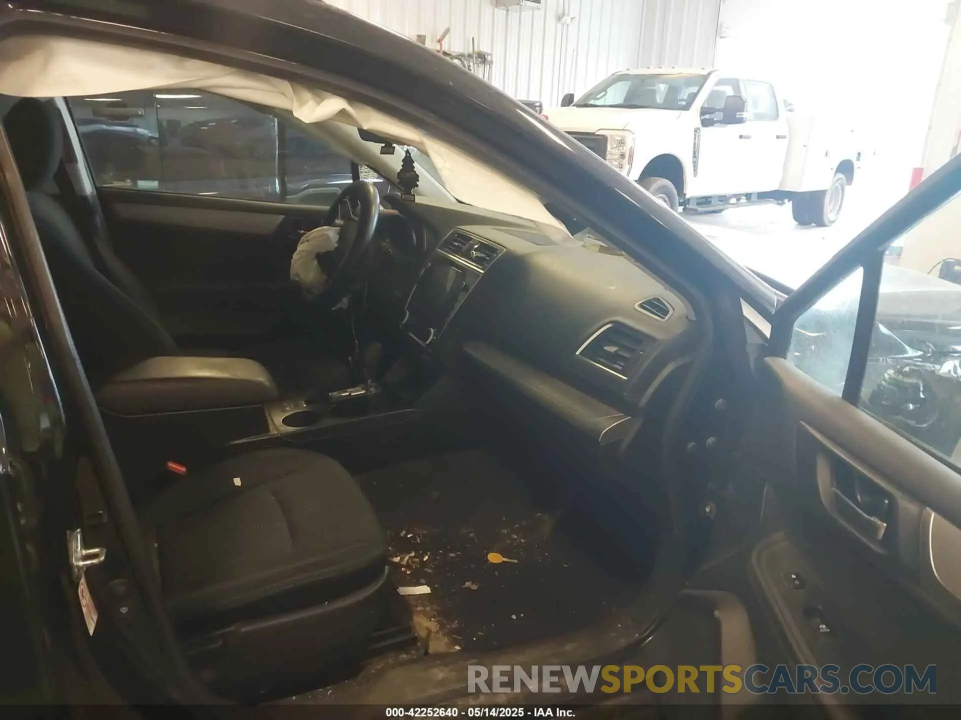 5 fotografías del automóvil dañado 4S4BSAFC4K3217719 SUBARU OUTBACK 2019