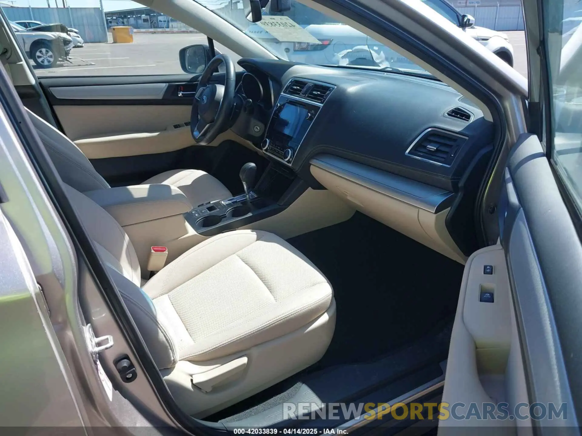 5 fotografías del automóvil dañado 4S4BSAHC2K3224035 SUBARU OUTBACK 2019