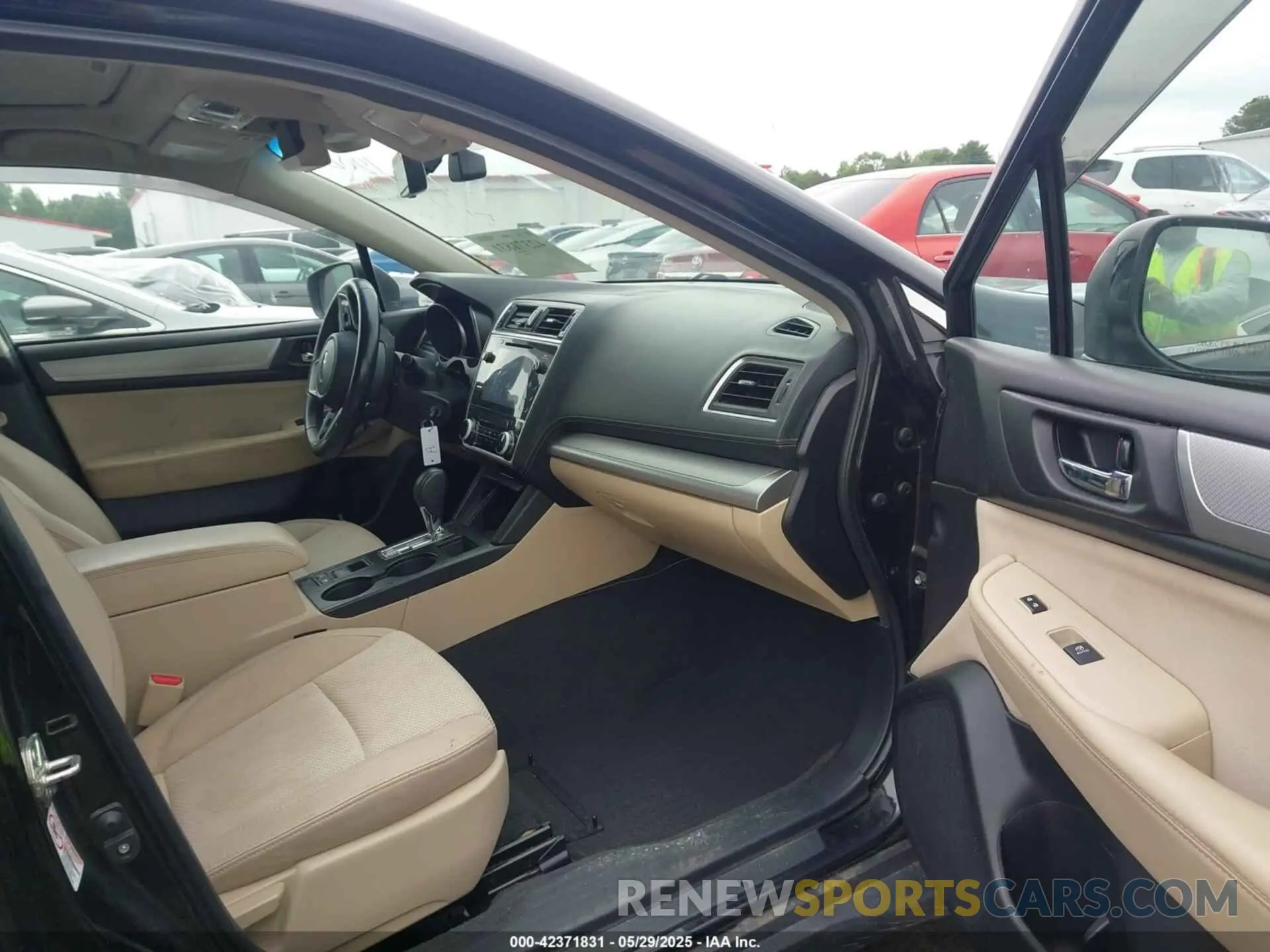 5 fotografías del automóvil dañado 4S4BSAHC9K3369220 SUBARU OUTBACK 2019