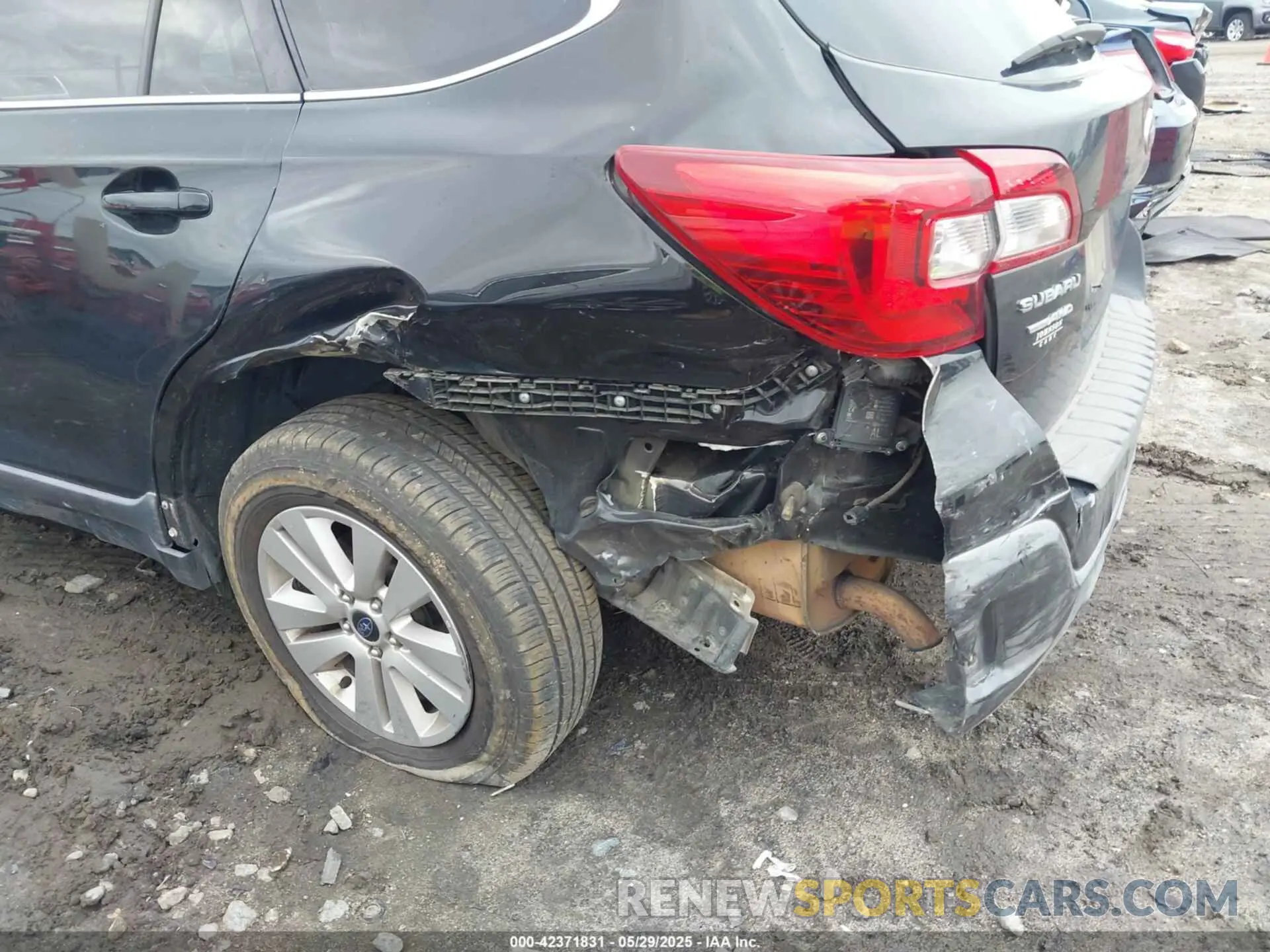 6 fotografías del automóvil dañado 4S4BSAHC9K3369220 SUBARU OUTBACK 2019