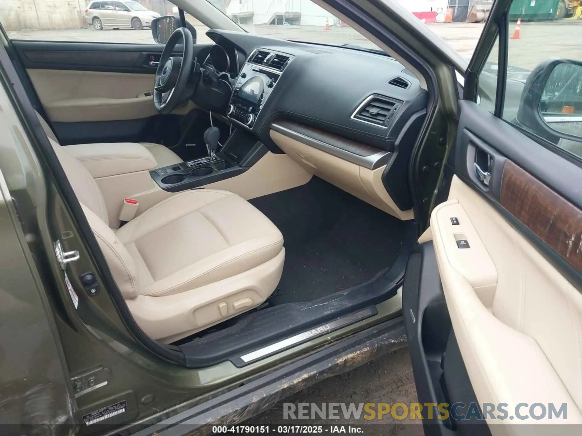 5 fotografías del automóvil dañado 4S4BSANC2K3212018 SUBARU OUTBACK 2019