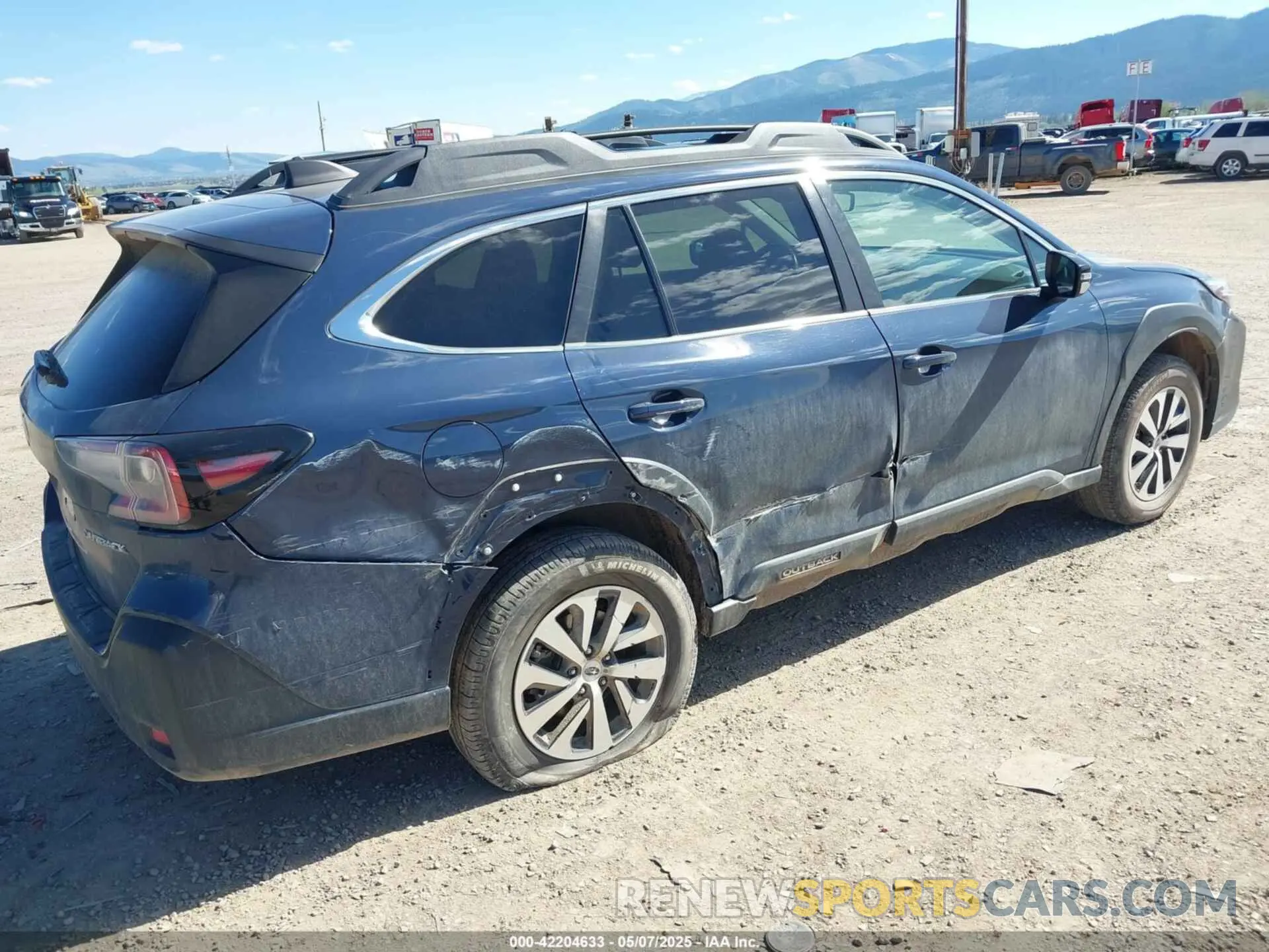 4 fotografías del automóvil dañado 4S4BTACC7P3111757 SUBARU OUTBACK 2023