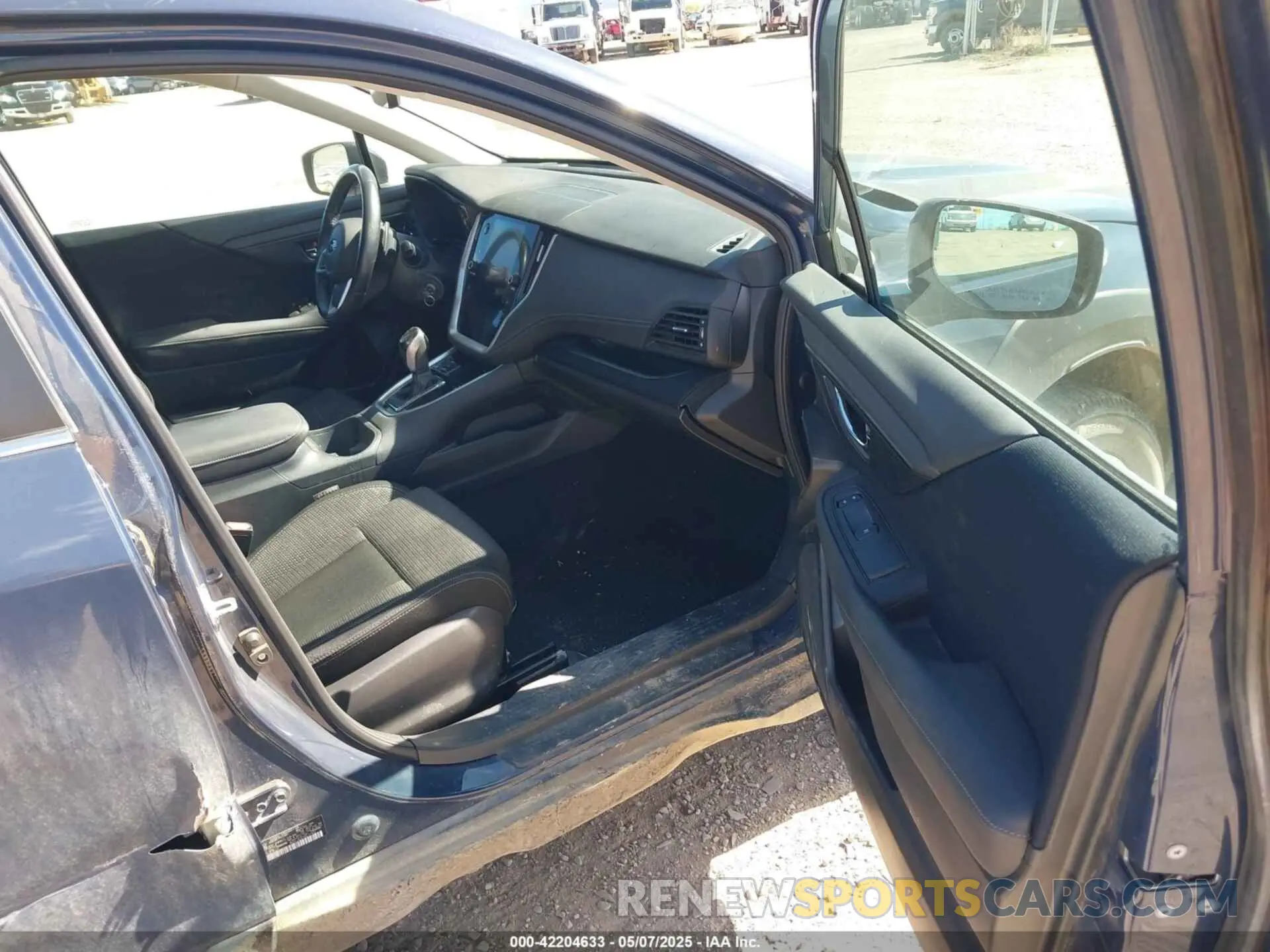 5 fotografías del automóvil dañado 4S4BTACC7P3111757 SUBARU OUTBACK 2023