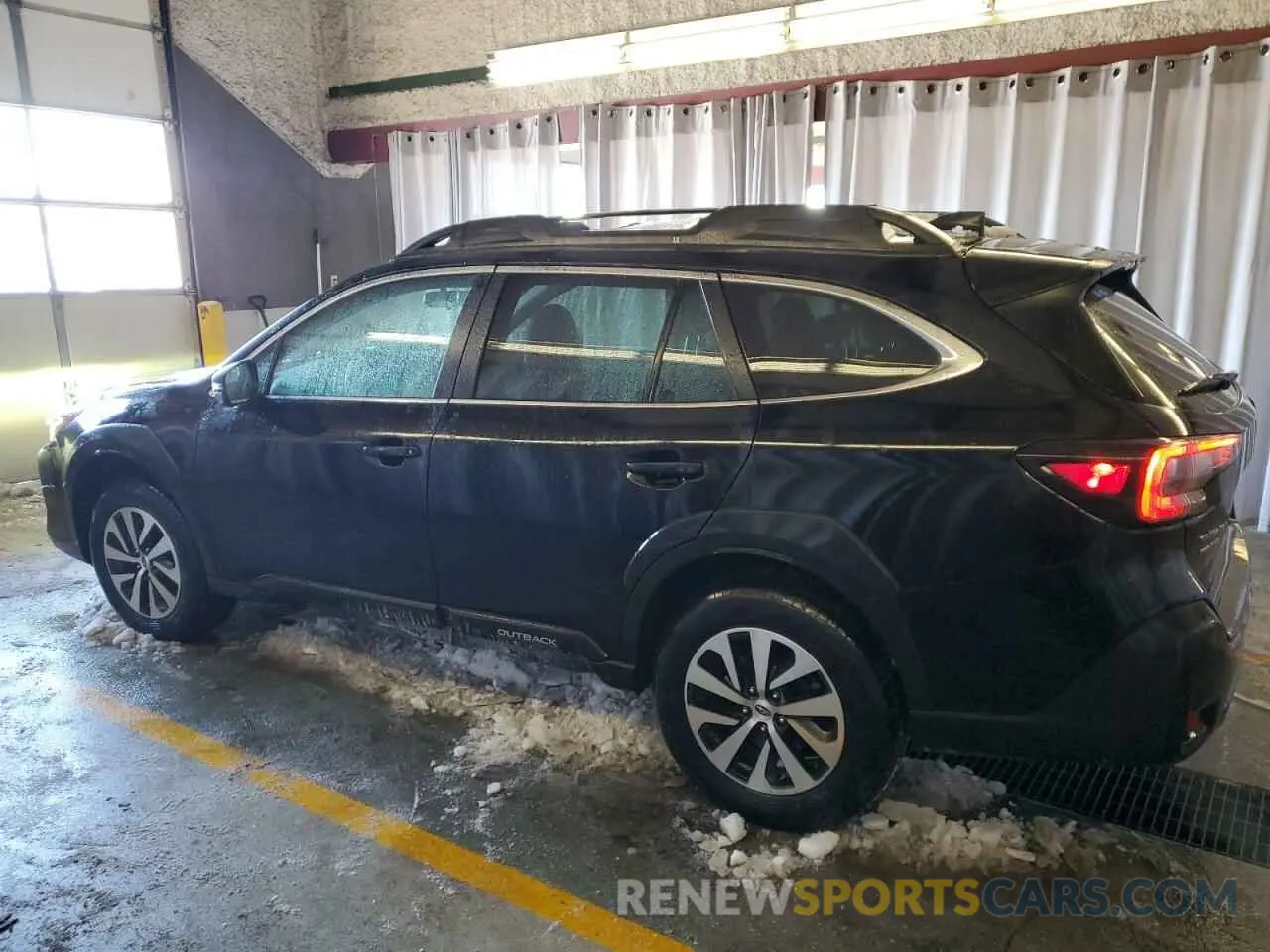 2 fotografías del automóvil dañado 4S4BTACC8P3144556 SUBARU OUTBACK 2023