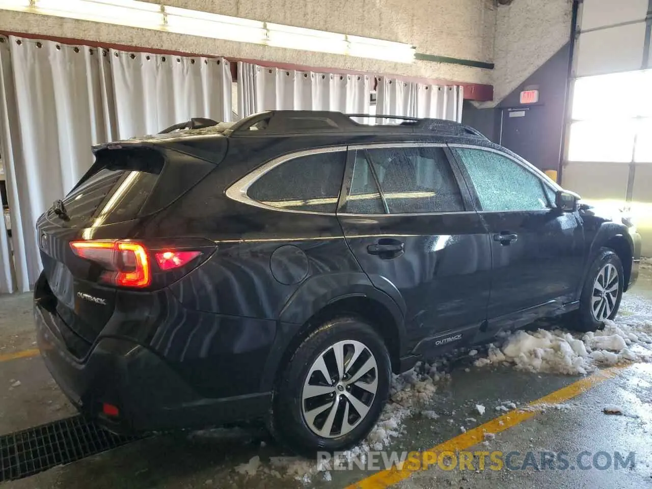 3 fotografías del automóvil dañado 4S4BTACC8P3144556 SUBARU OUTBACK 2023