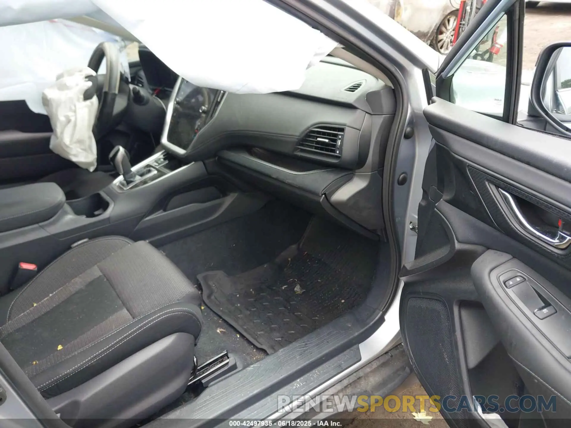 5 fotografías del automóvil dañado 4S4BTAFC0P3118853 SUBARU OUTBACK 2023