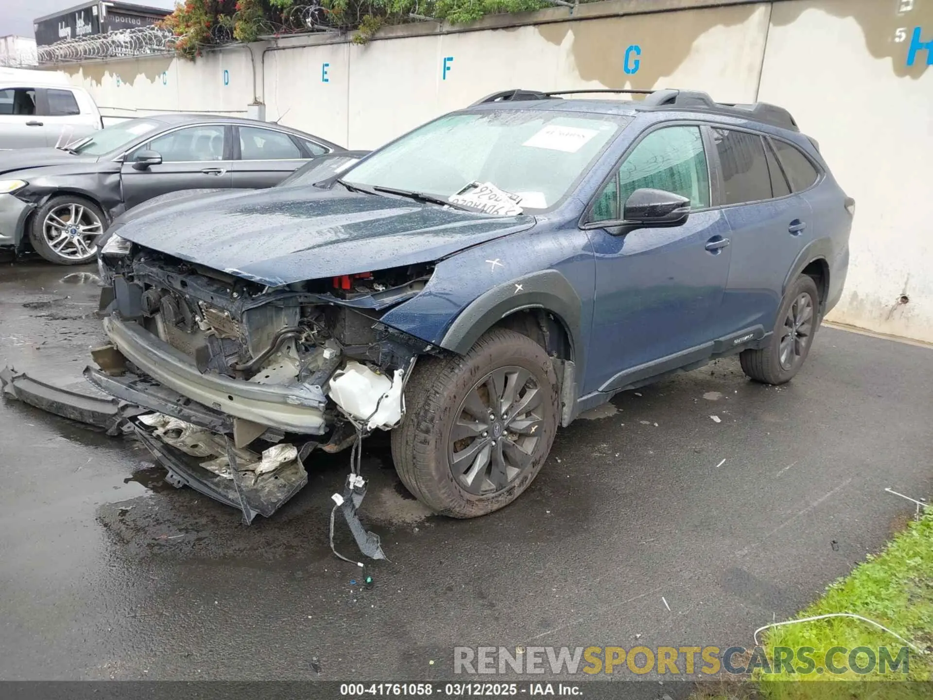 2 fotografías del automóvil dañado 4S4BTGLD0P3140996 SUBARU OUTBACK 2023