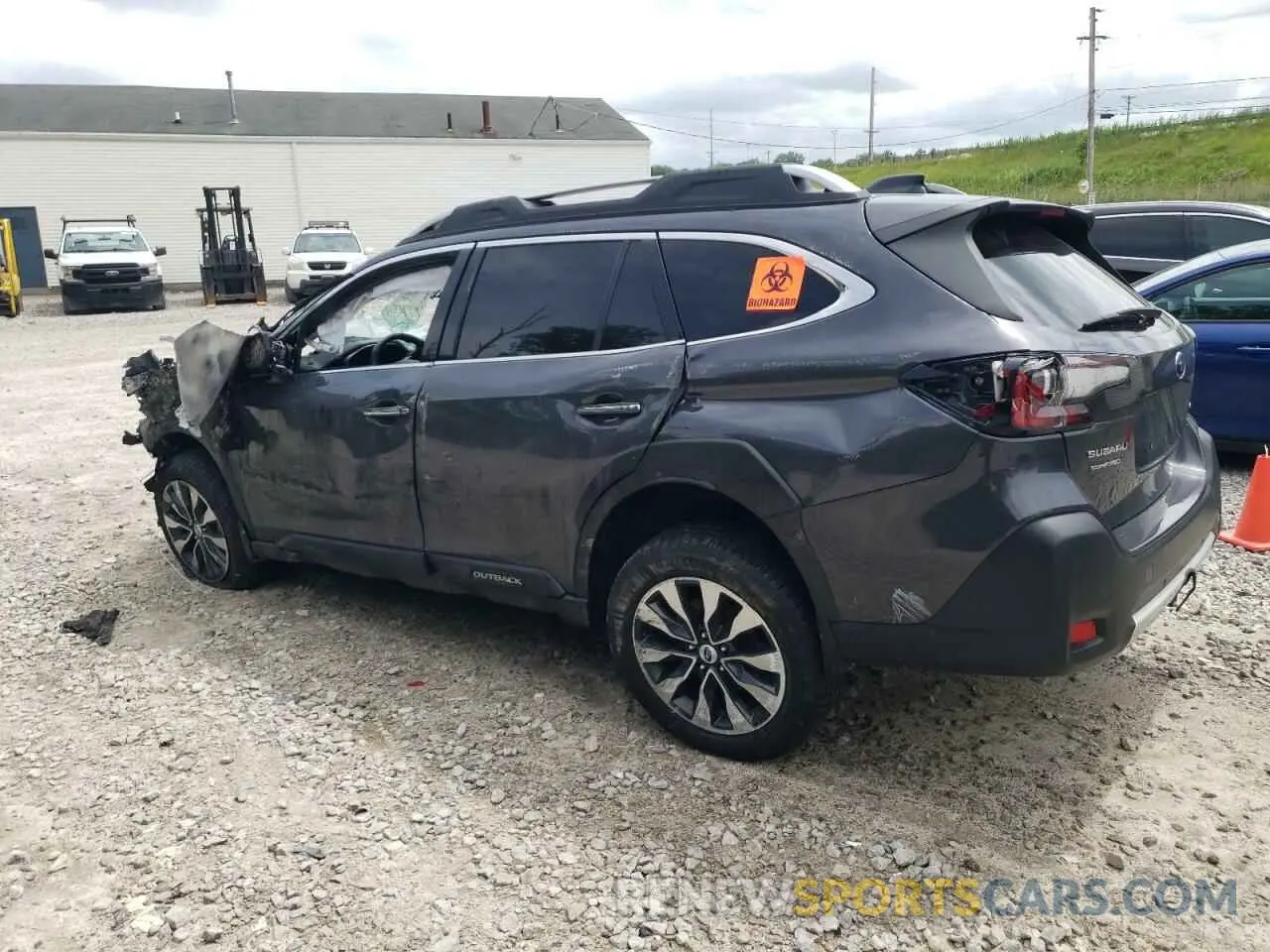 2 fotografías del automóvil dañado 4S4BTGPD3P3207746 SUBARU OUTBACK 2023