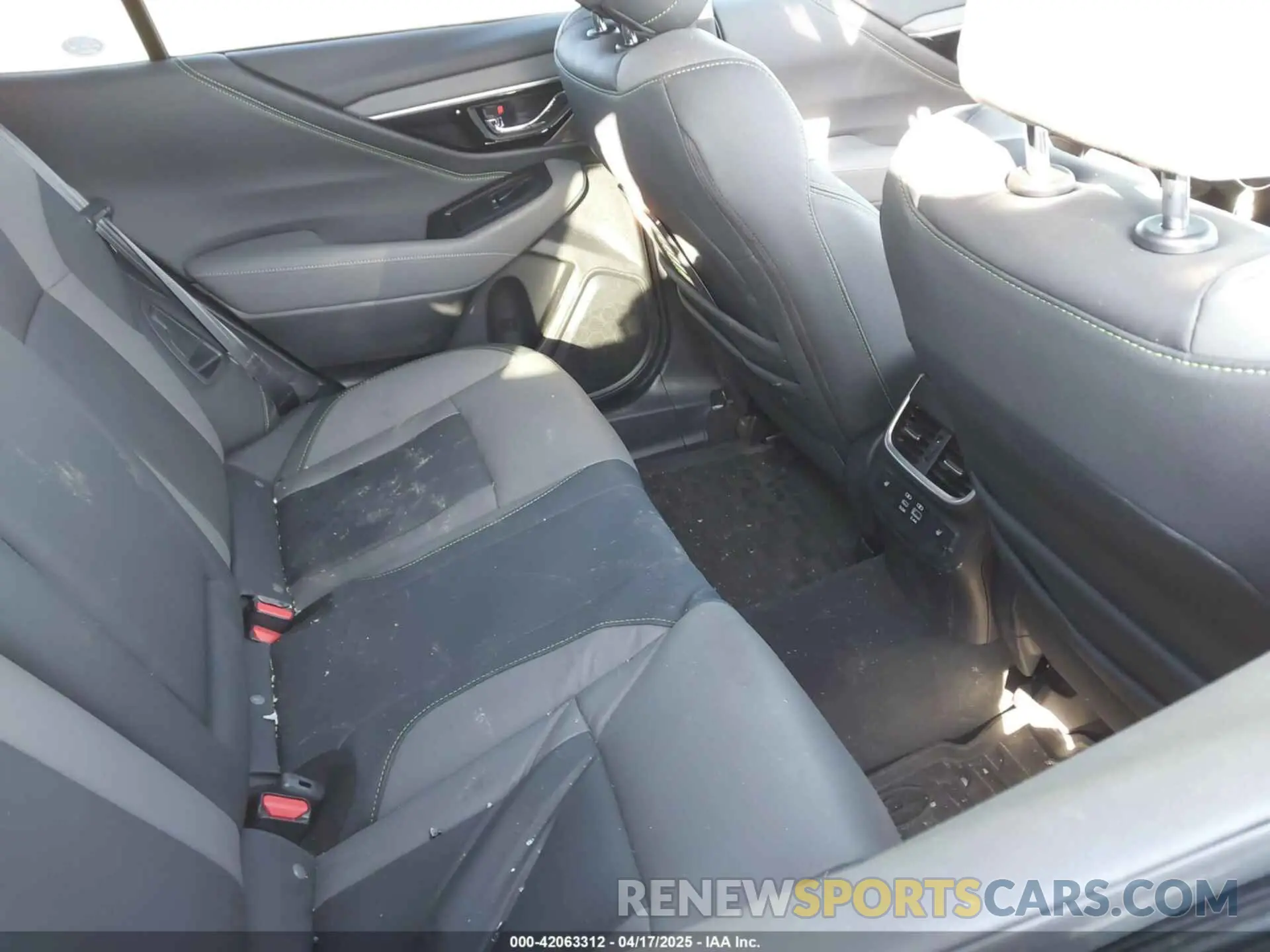 8 fotografías del automóvil dañado 4S4BTGLD8S3148403 SUBARU OUTBACK 2025